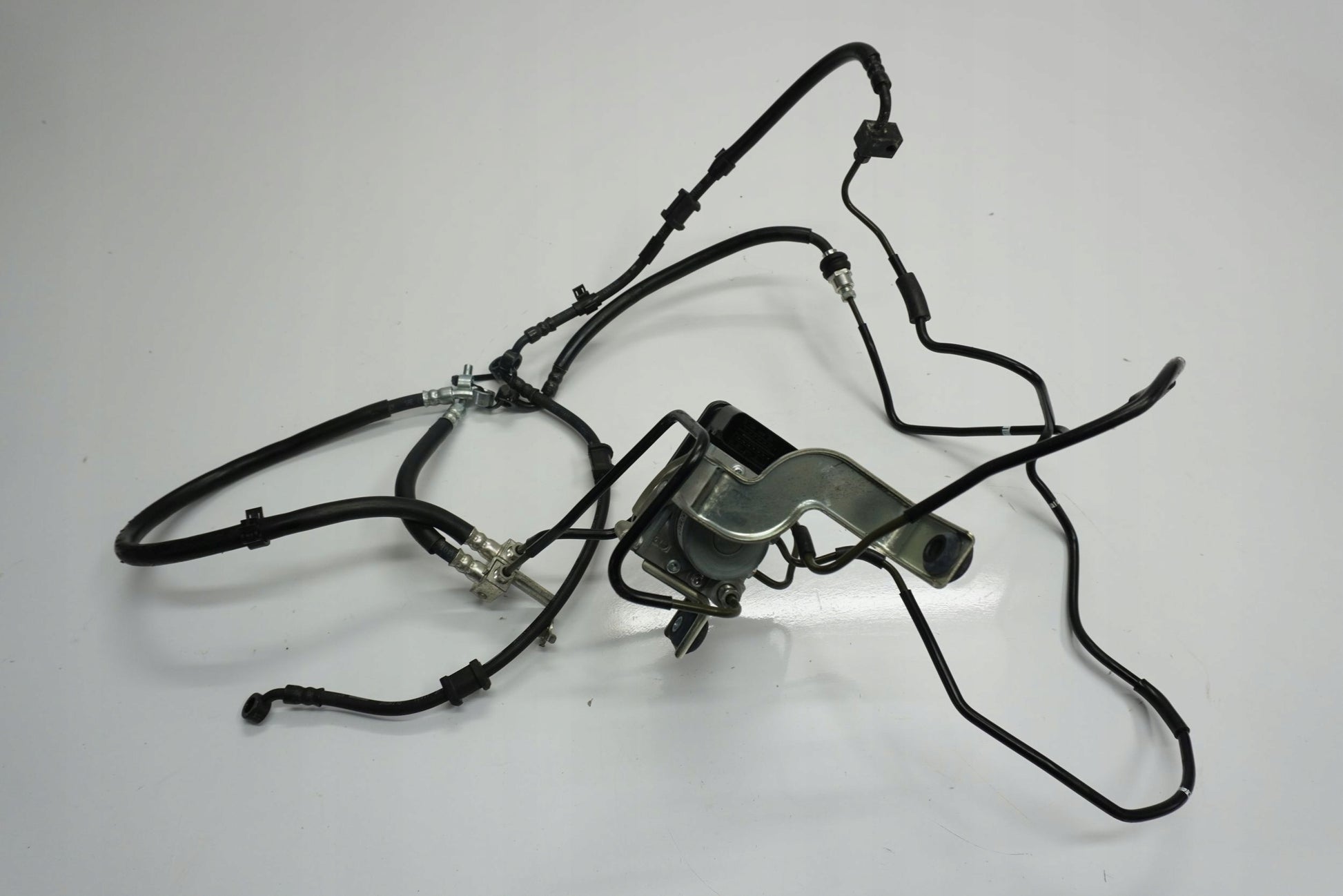 SUZUKI GSX-S 750 17-23 ABS Pumpe Druckmodulator 3