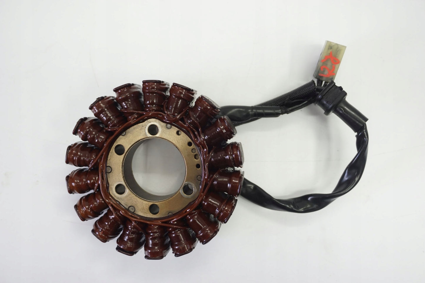 SUZUKI GSR 750 11-16 Lichtmaschine Stator Generator Lima Alternator 2