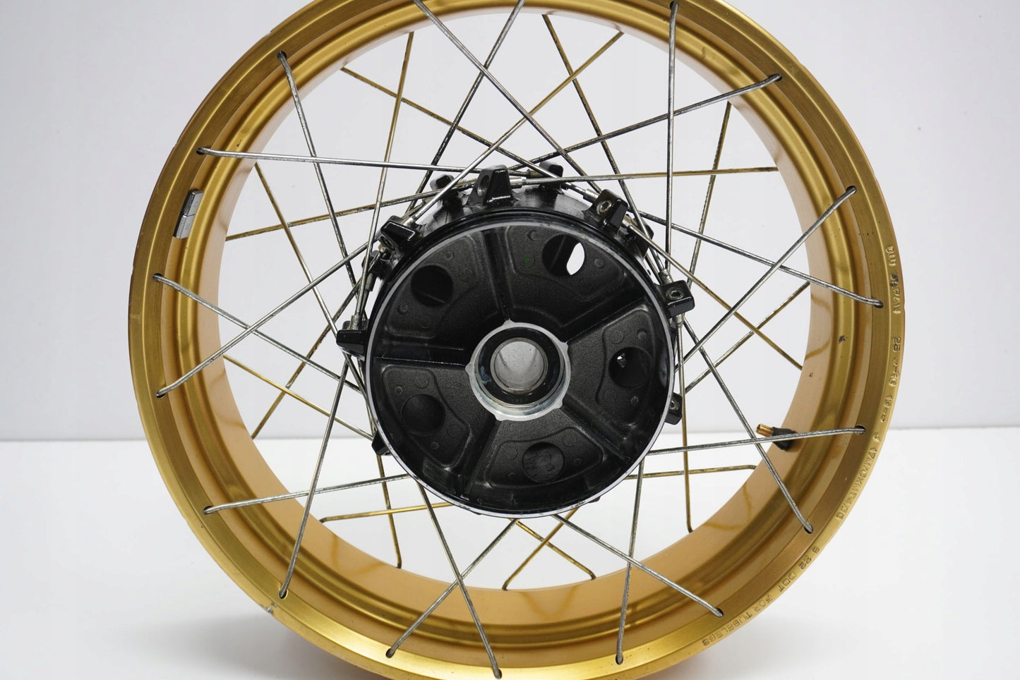 SUZUKI DL 1050 V-STROM 20- Felge hinten Wheel Hinterrad 8