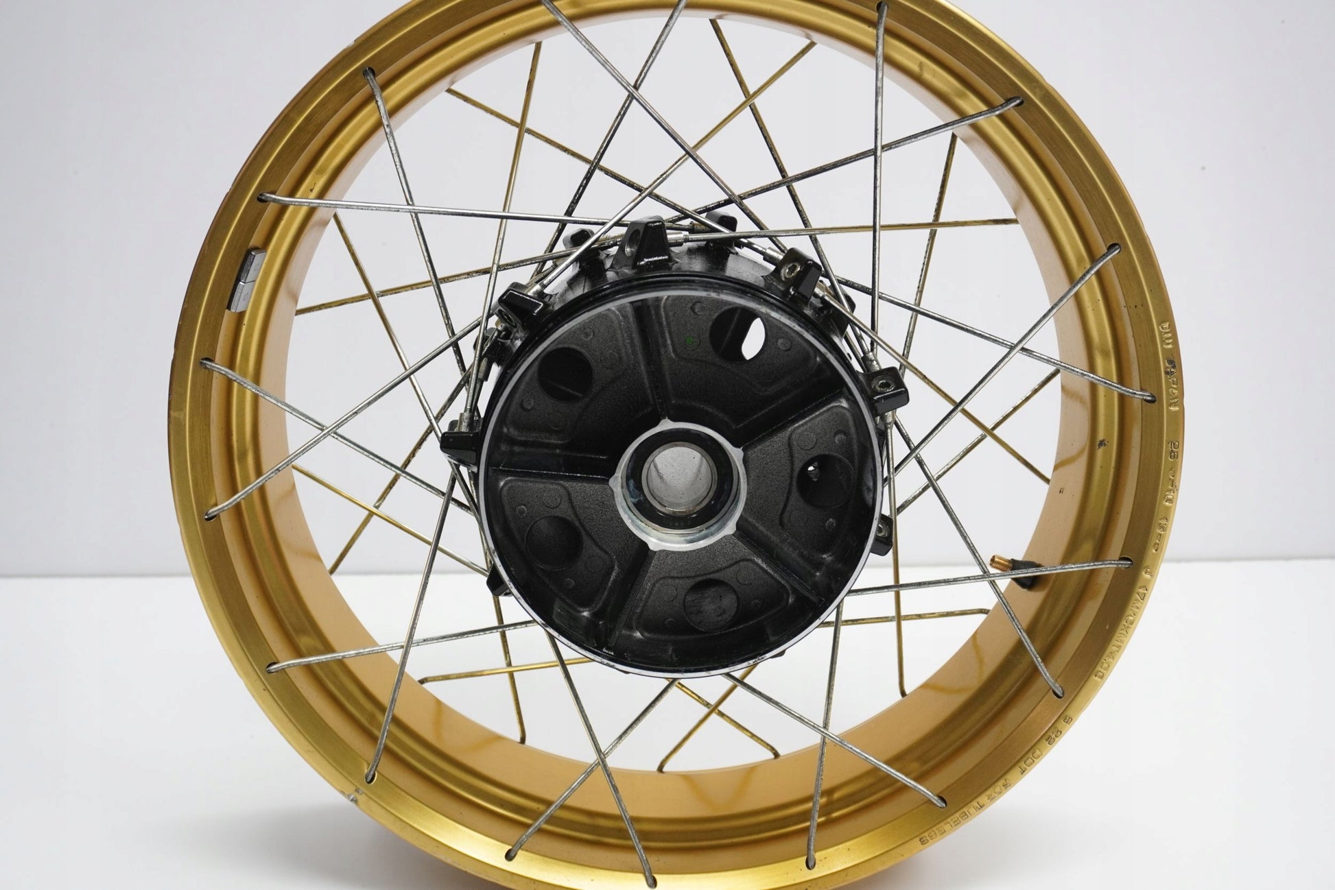 SUZUKI DL 1050 V-STROM 20- Felge hinten Wheel Hinterrad 8