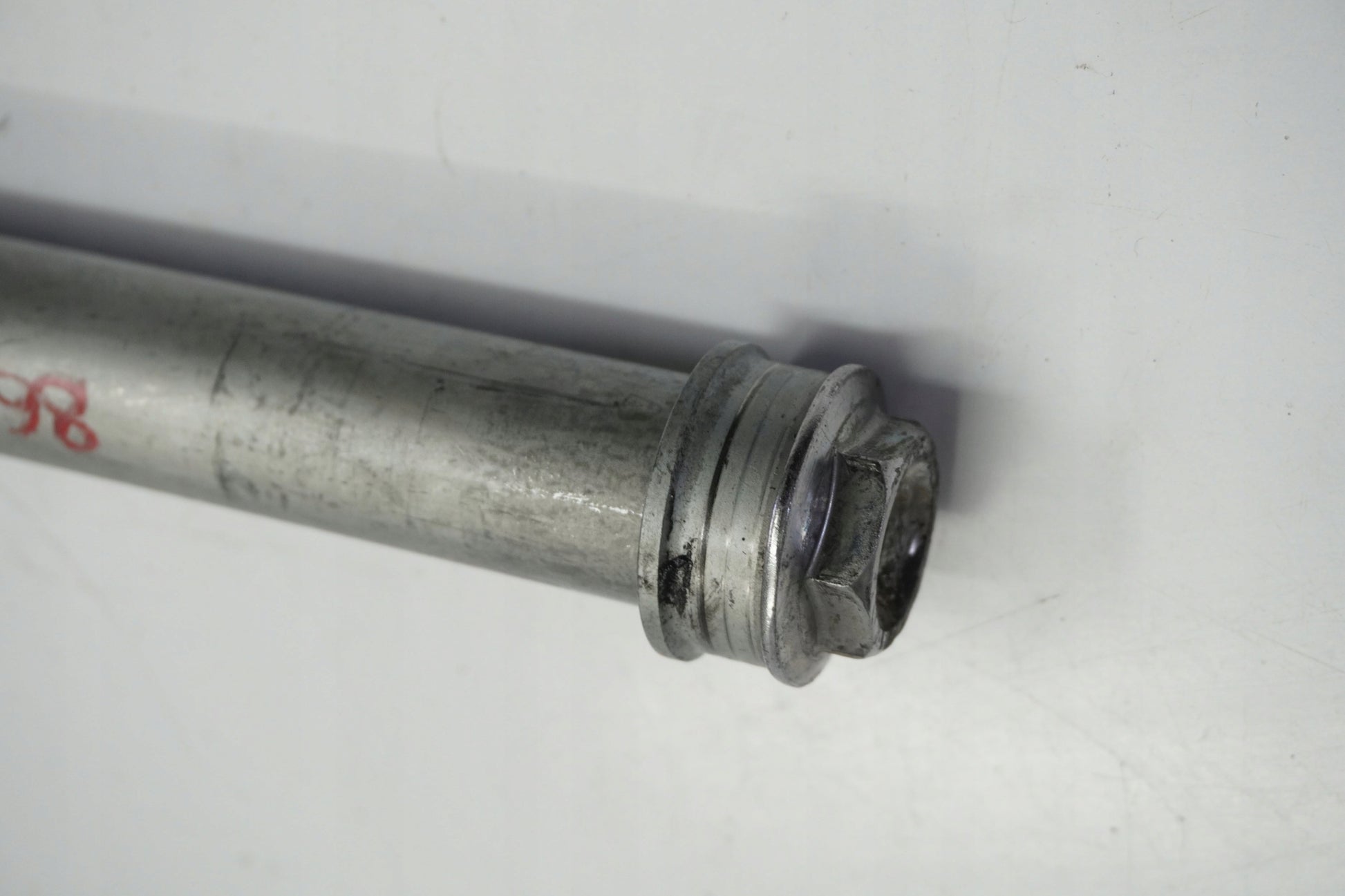 HONDA CB 1000 R SC80 Vorderachse Achse vorne Radachse front axle 2