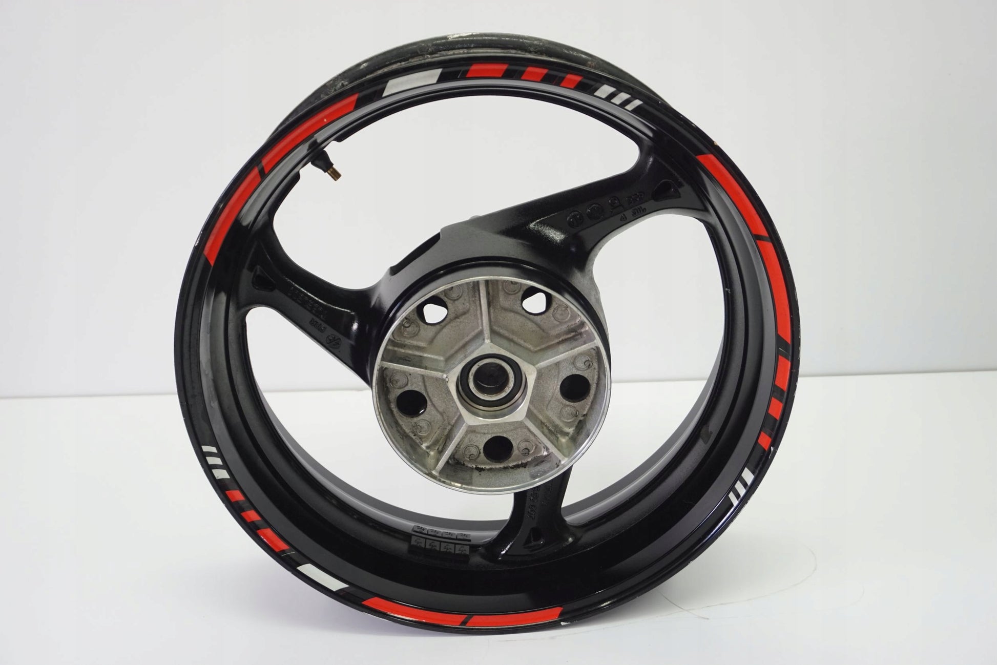 SUZUKI GSR 750 11-16 Felge hinten Wheel Hinterrad 9