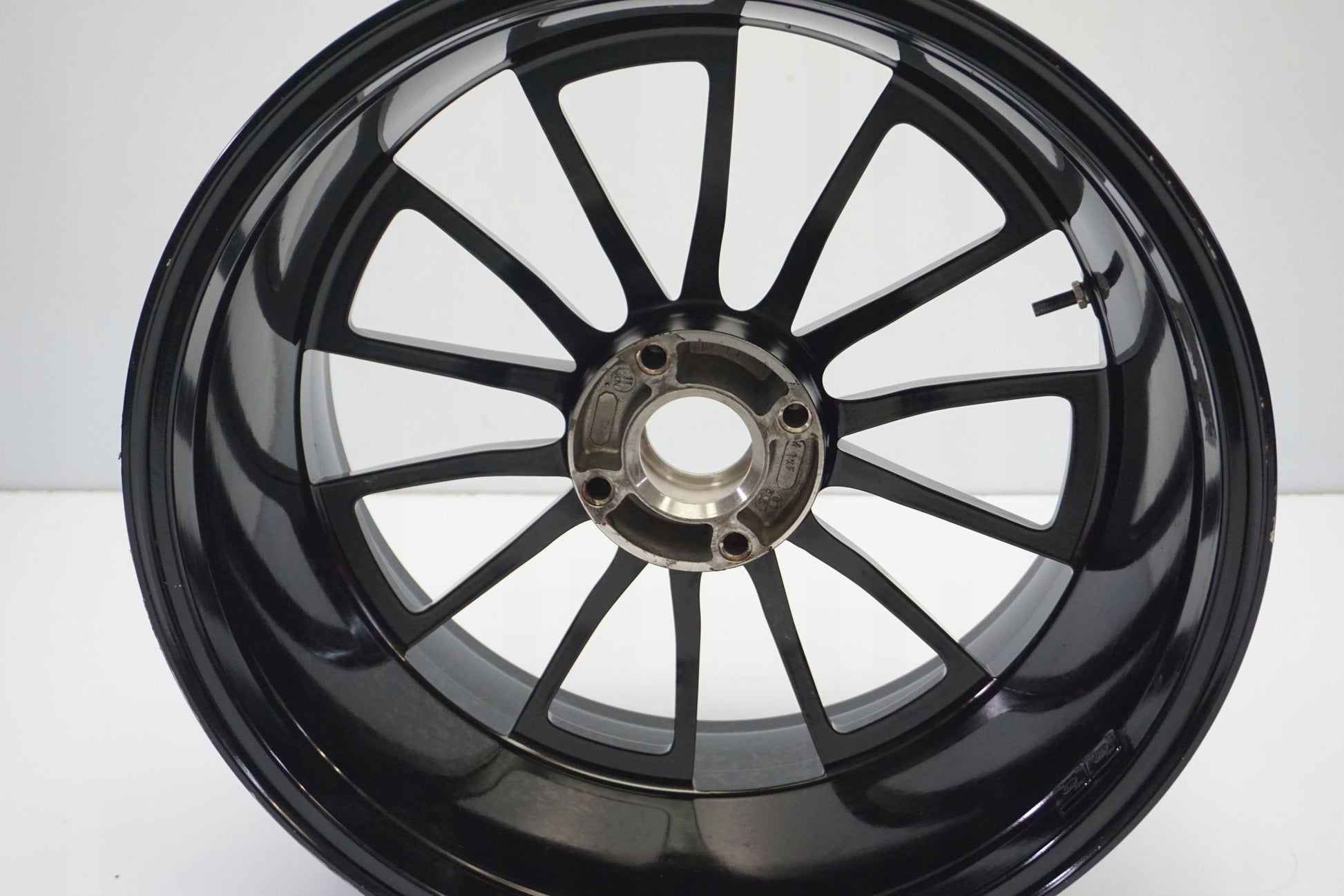 DUCATI DIAVEL 1200 11-13 Felge hinten Wheel Hinterrad 10