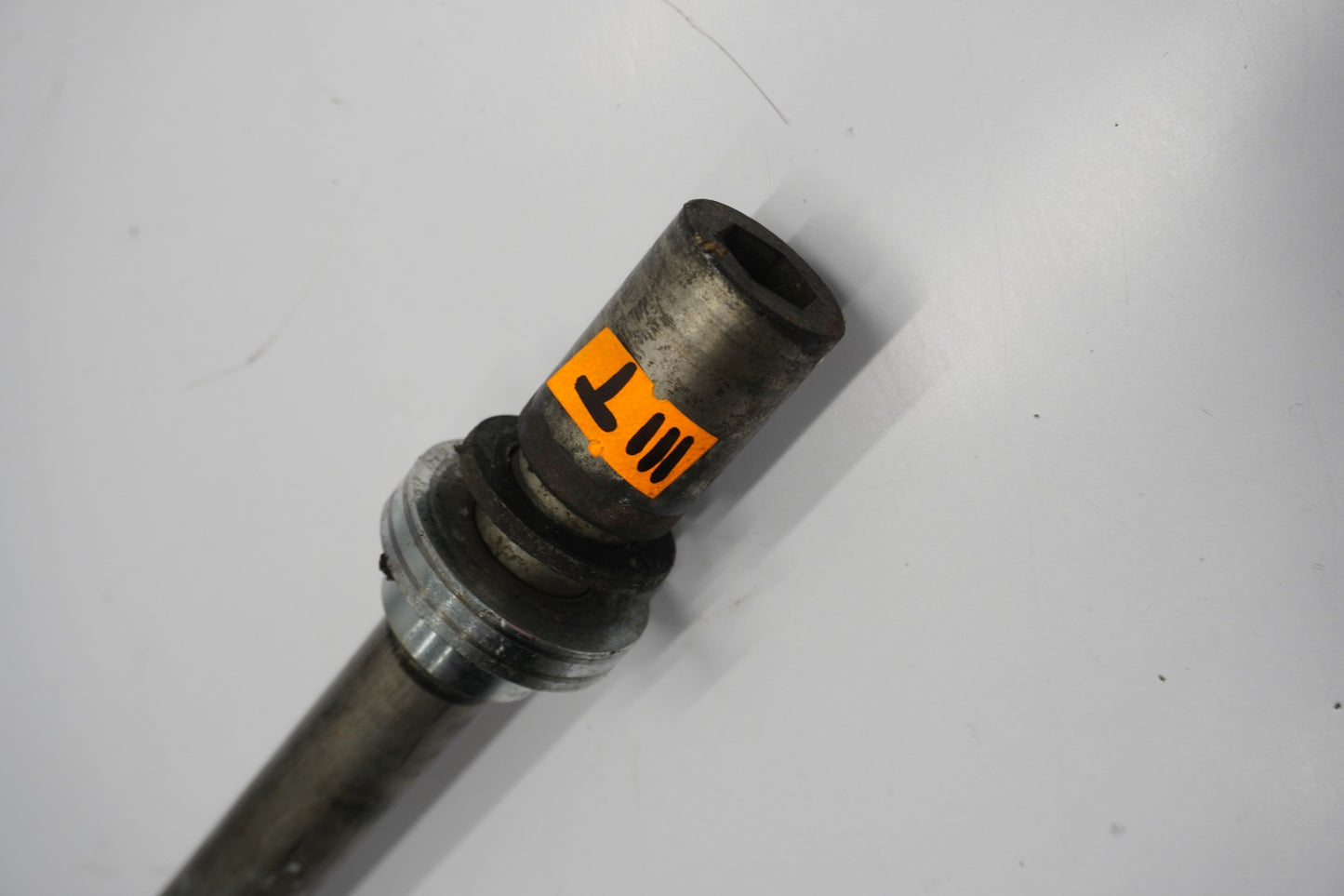 YAMAHA FJR 1300 13-15 Hinterachse Achse hinten Radachse rear axle 4