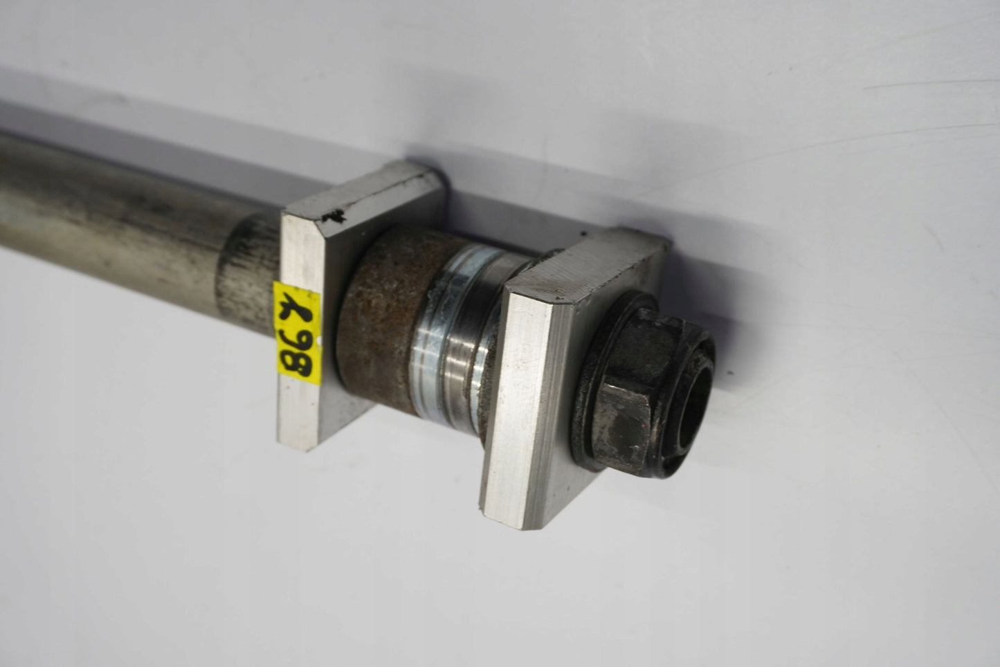 YAMAHA MT-10 16-21 Hinterachse Achse hinten Radachse rear axle 3