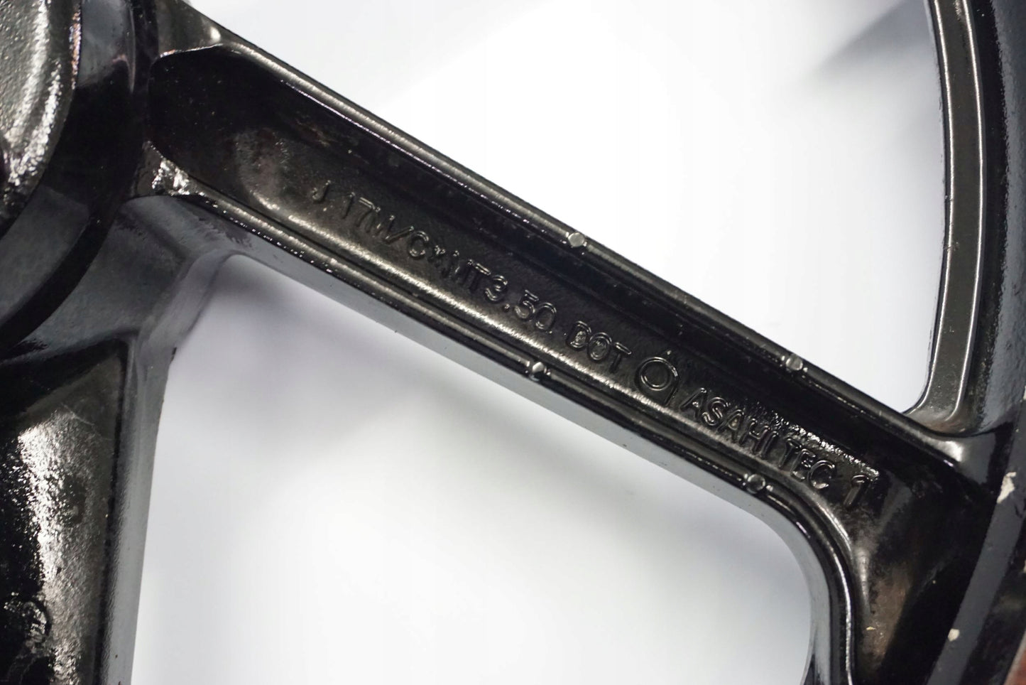 HONDA VFR 800 V-TEC 02-12 Felge vorne Wheel Vorderrad 9