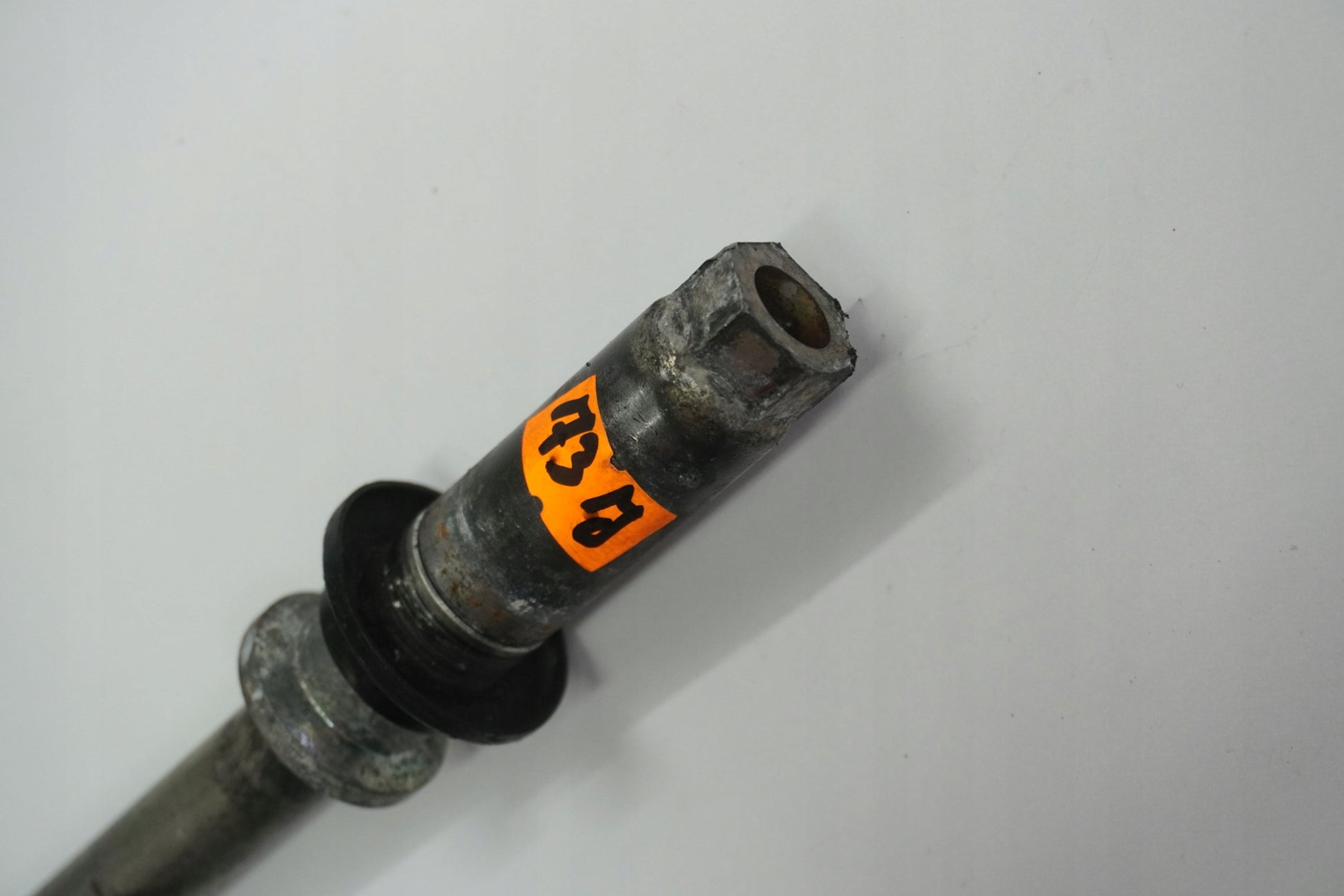 YAMAHA WR 125 R 09-14 Vorderachse Achse vorne Radachse front axle 3