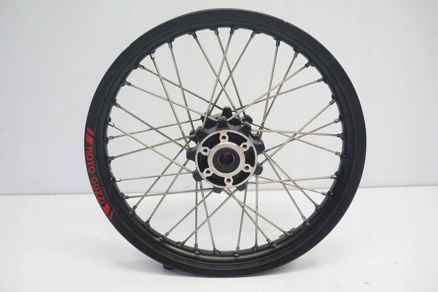 MOTO GUZZI V85 TT 2020 Felge vorne Wheel Vorderrad 9