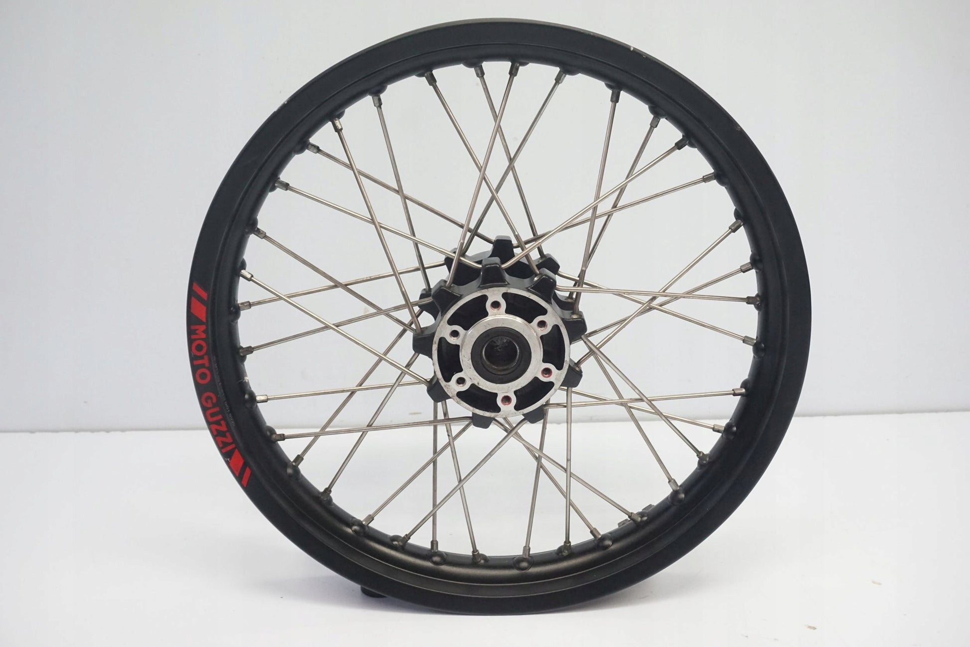 MOTO GUZZI V85 TT 2020 Felge vorne Wheel Vorderrad 9