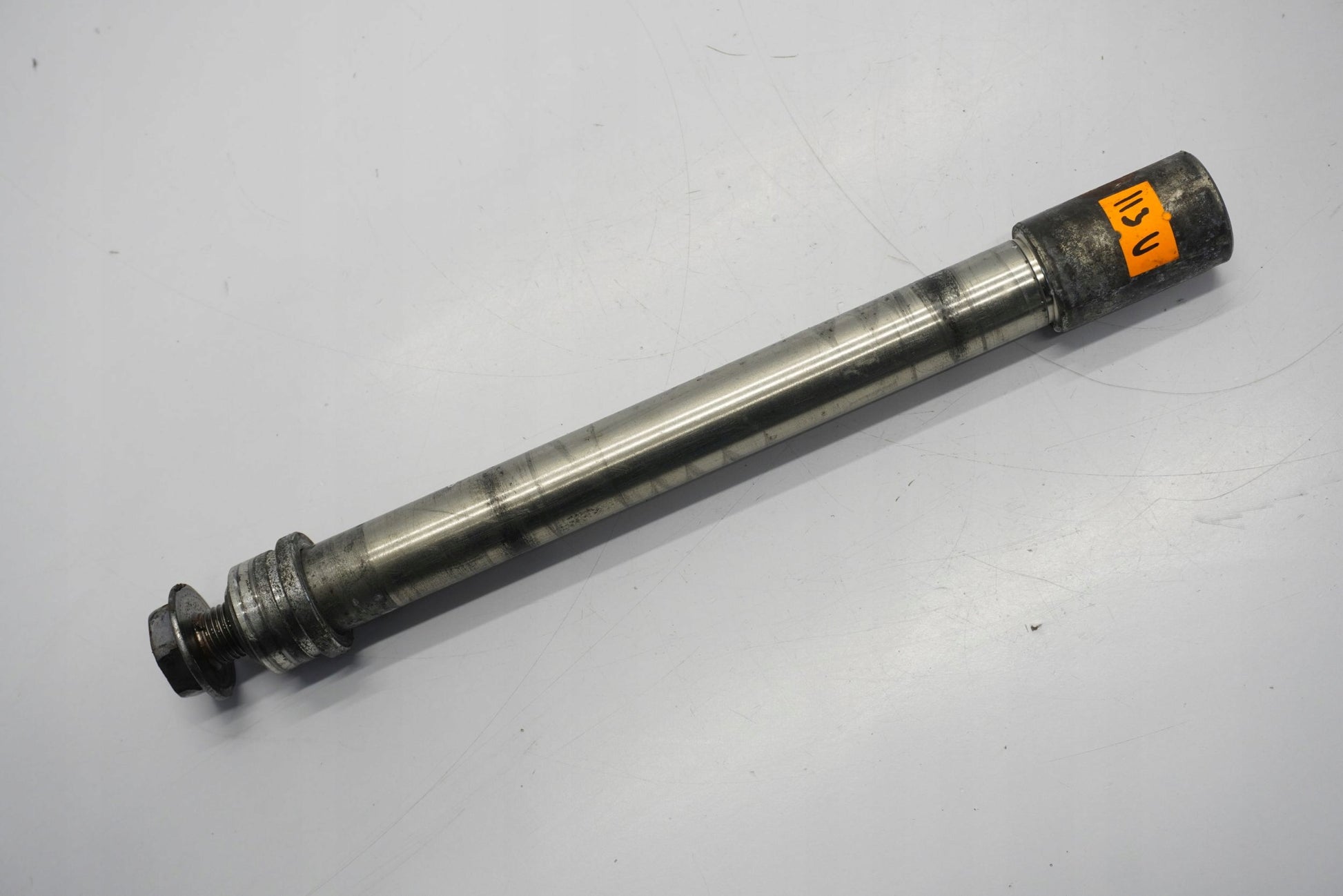 YAMAHA FJR 1300 06-12 Vorderachse Achse vorne Radachse front axle 5