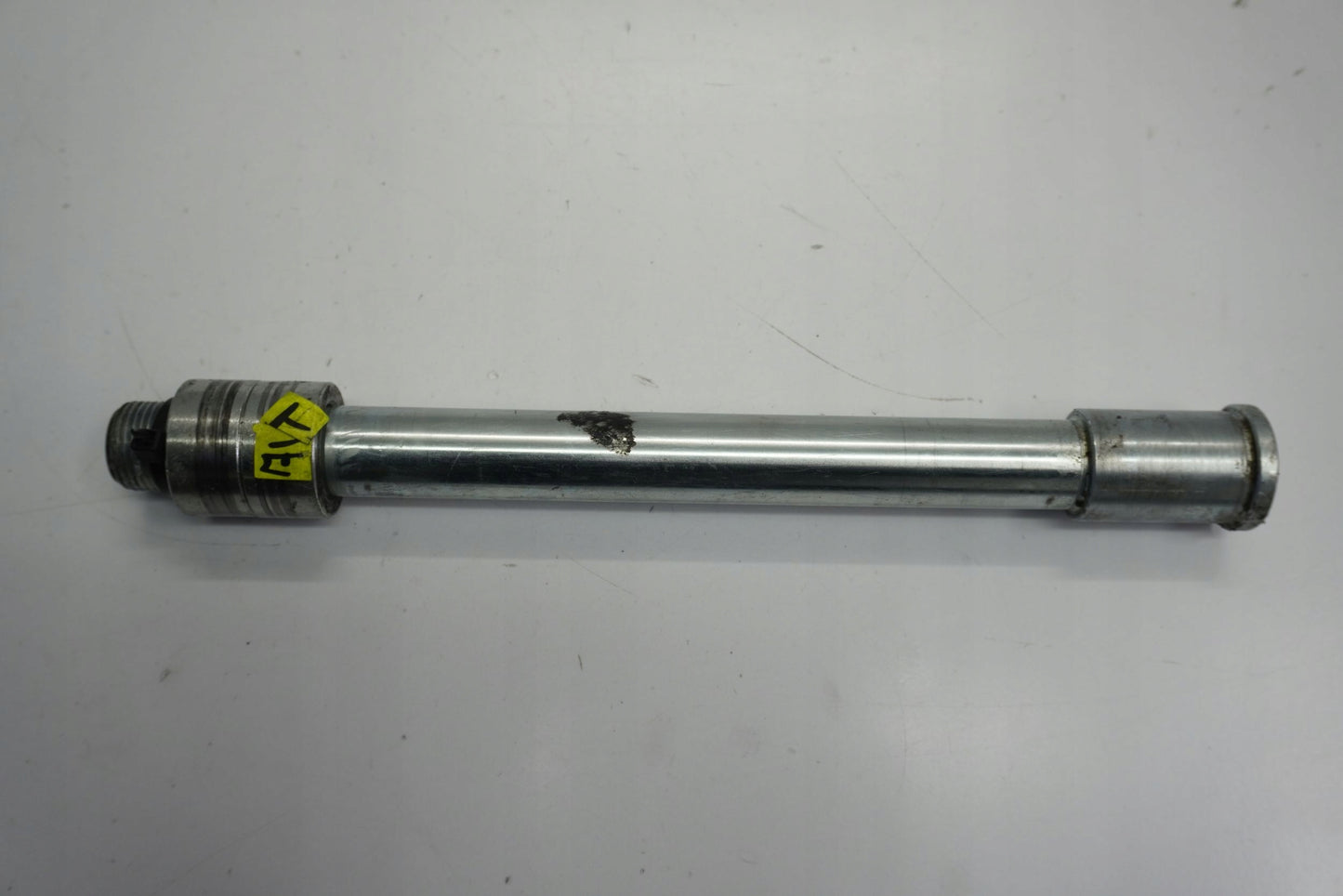 KAWASAKI 650 ER-6N 12-17 Vorderachse Achse vorne Radachse front axle 3