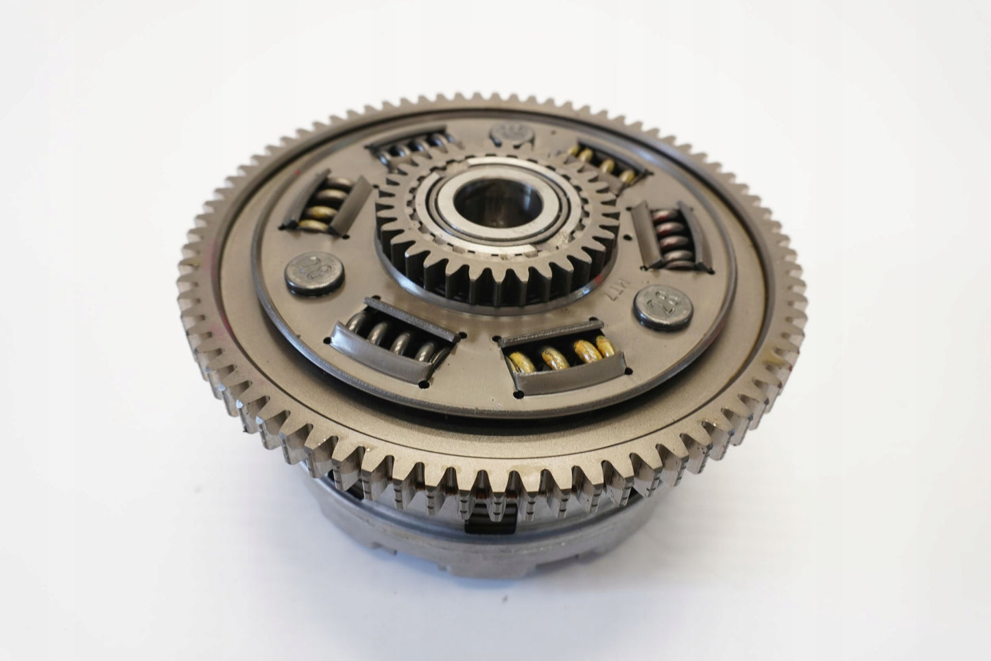 SUZUKI GSR 750 11-16 Kupplung Kupplungskorb Clutch 5