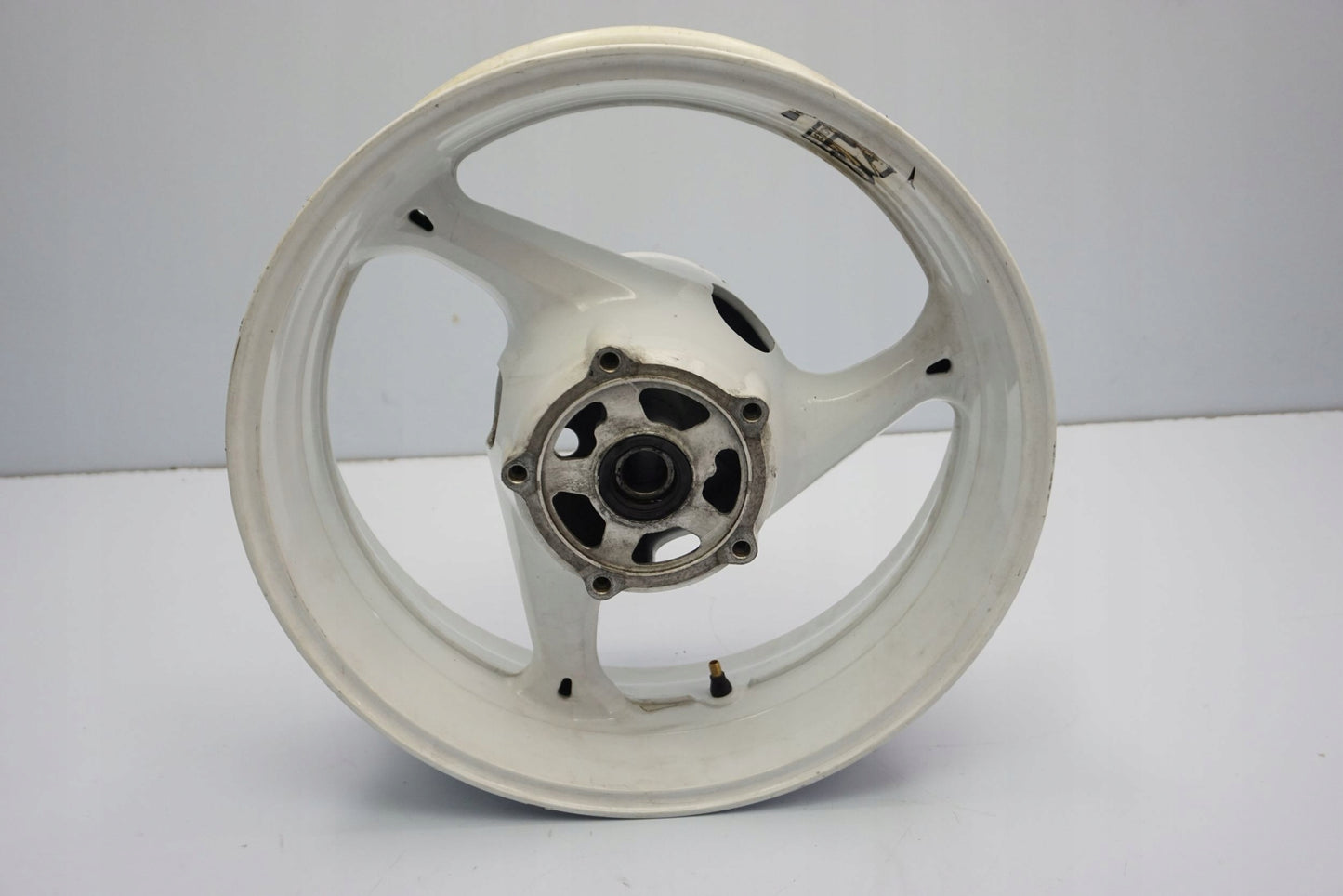 SUZUKI GSR 750 11-16 Felge hinten Wheel Hinterrad 9