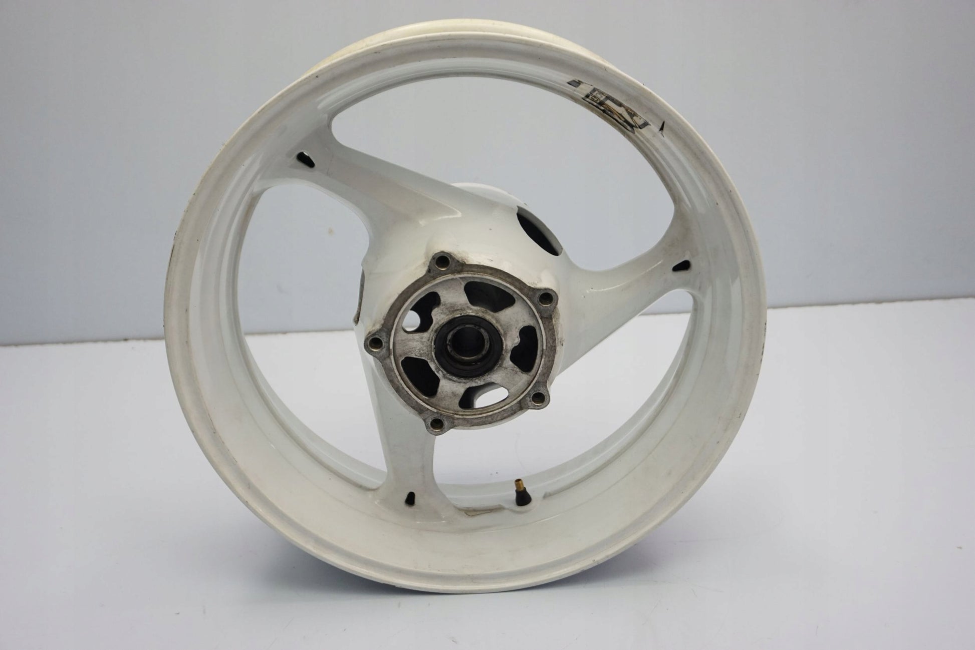 SUZUKI GSR 750 11-16 Felge hinten Wheel Hinterrad 9