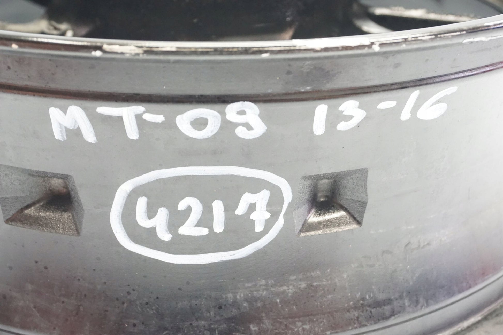 YAMAHA MT-09 13-16 Felge hinten Wheel Hinterrad 2