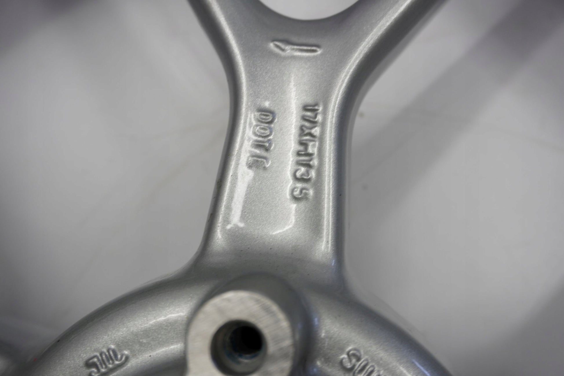 TRIUMPH TIGER 1050 06-12 Felge vorne Wheel Vorderrad 9