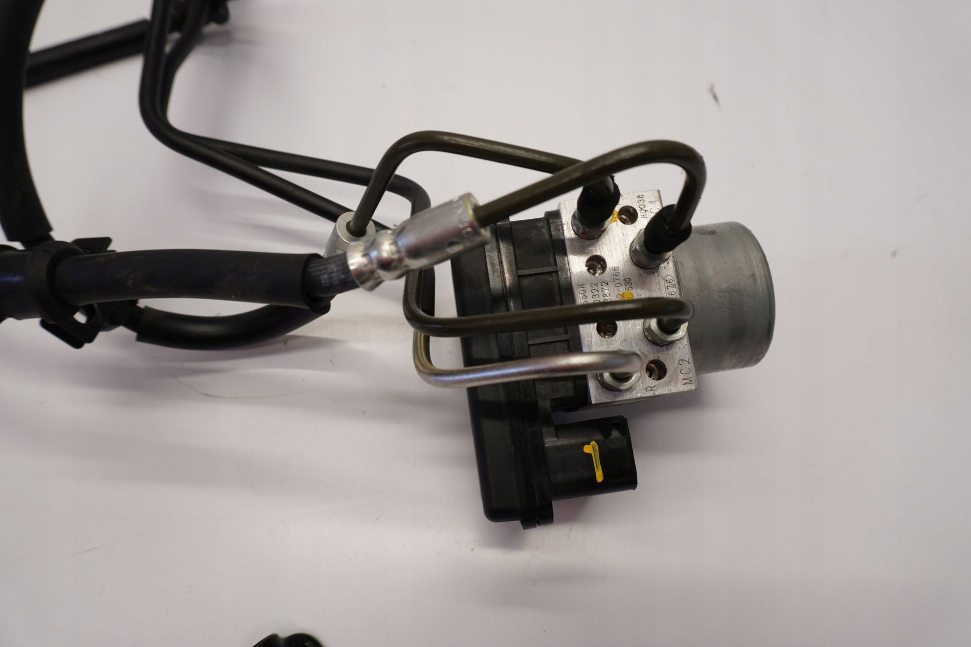 KAWASAKI Z 650 20-22 ABS Pumpe Druckmodulator 6