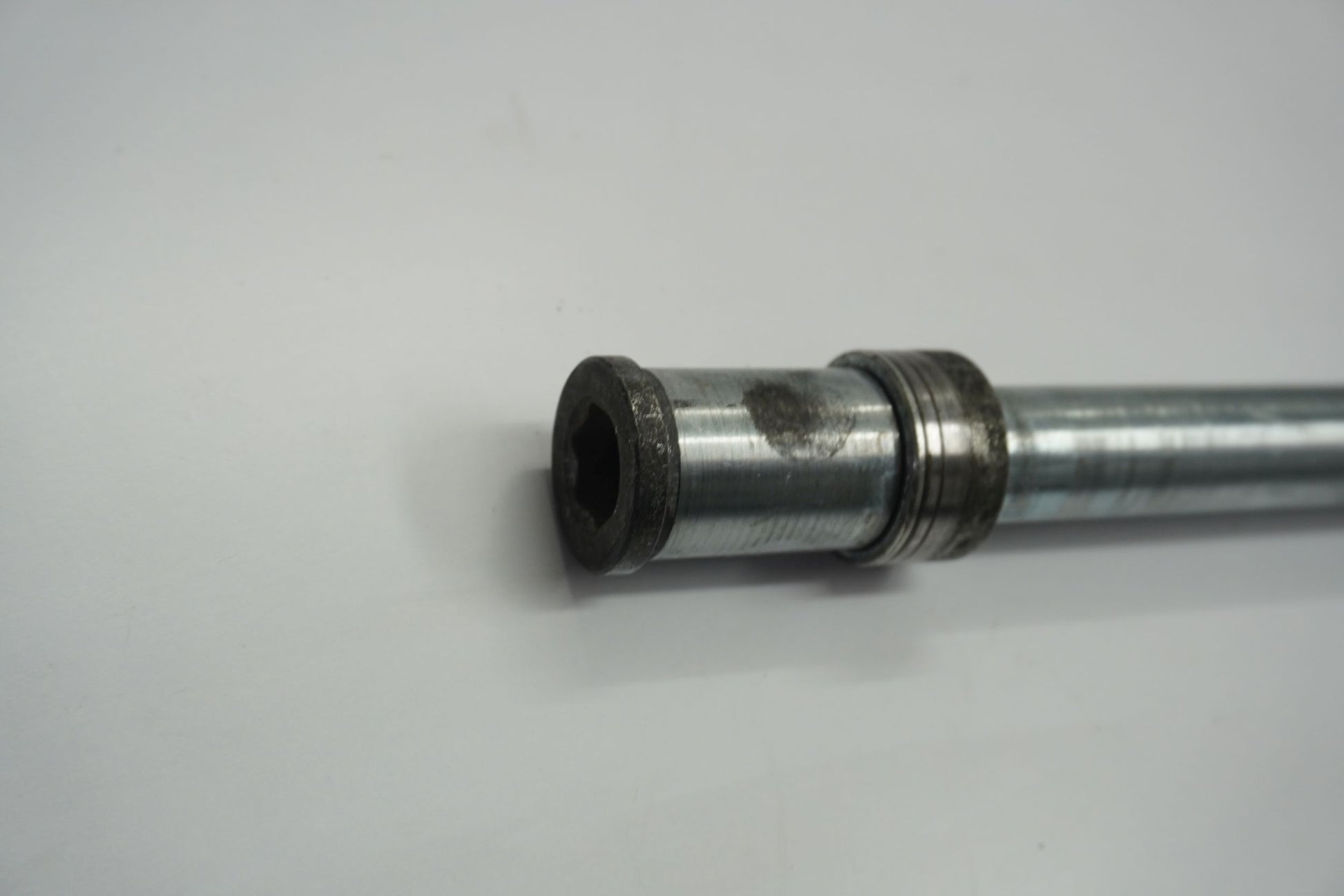 KAWASAKI ER-6F 650 12-17 Vorderachse Achse vorne Radachse front axle 2