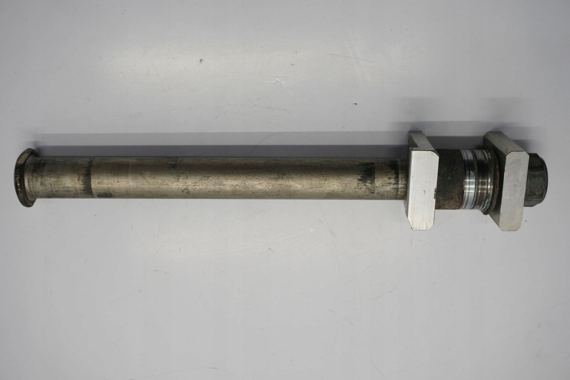 YAMAHA MT-10 16-21 Hinterachse Achse hinten Radachse rear axle 2