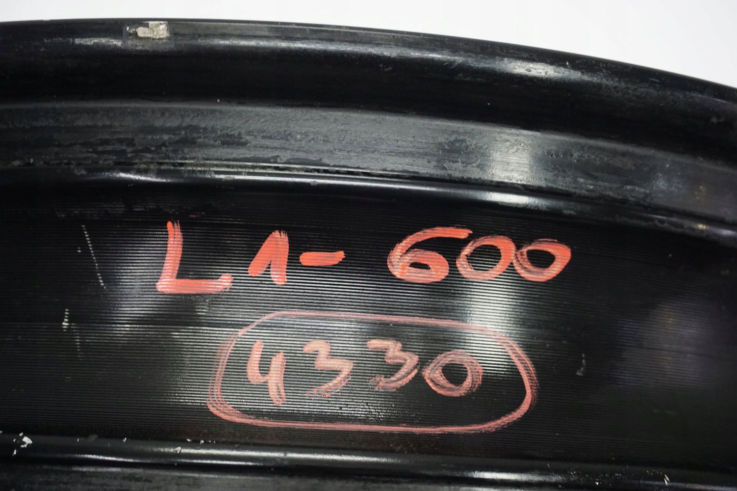 SUZUKI GSX-R 600 750 K8 K9 L0 Felge vorne Wheel Vorderrad 3