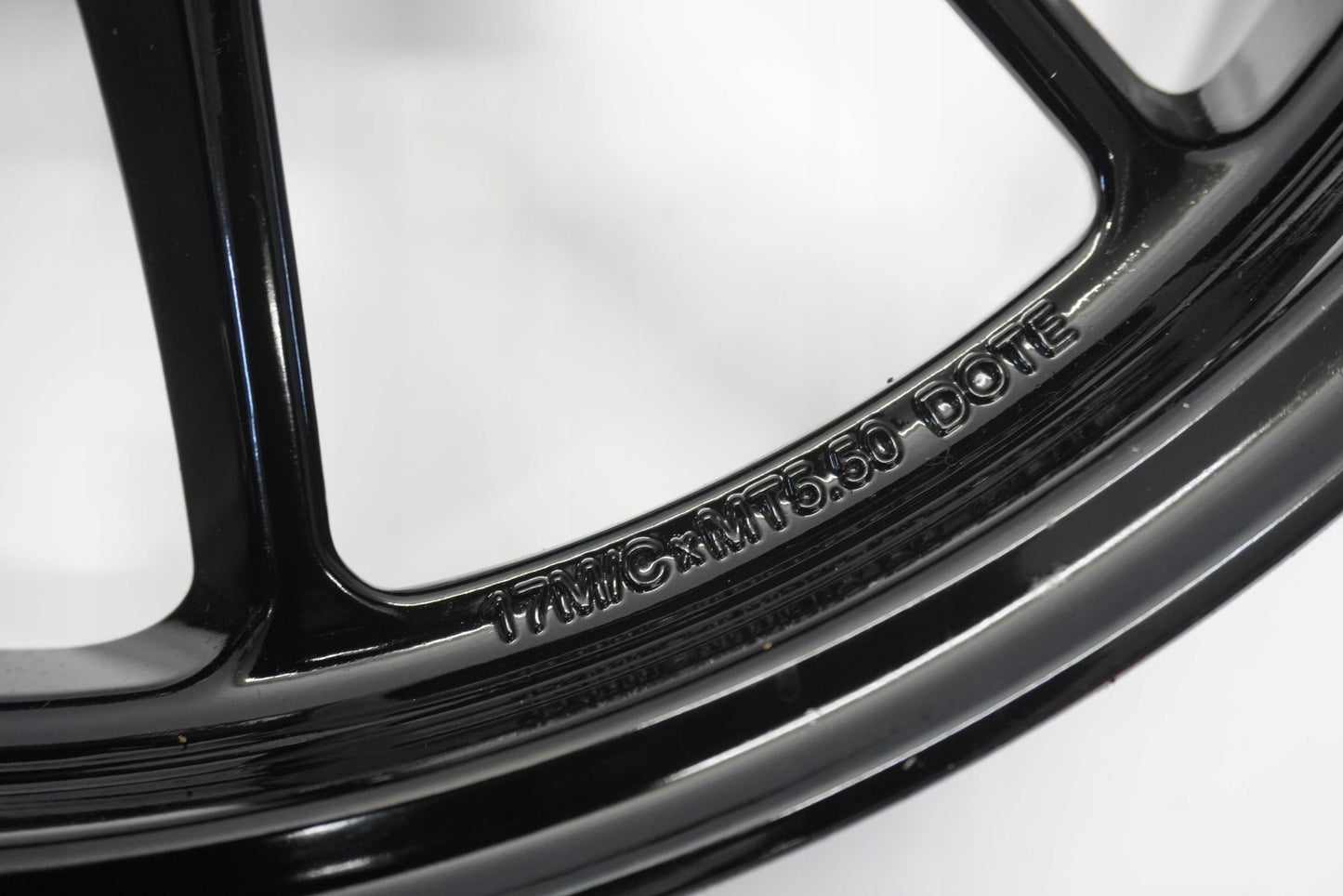 DUCATI HYPERMOTARD 821 13-15 Felge hinten Wheel Hinterrad 8