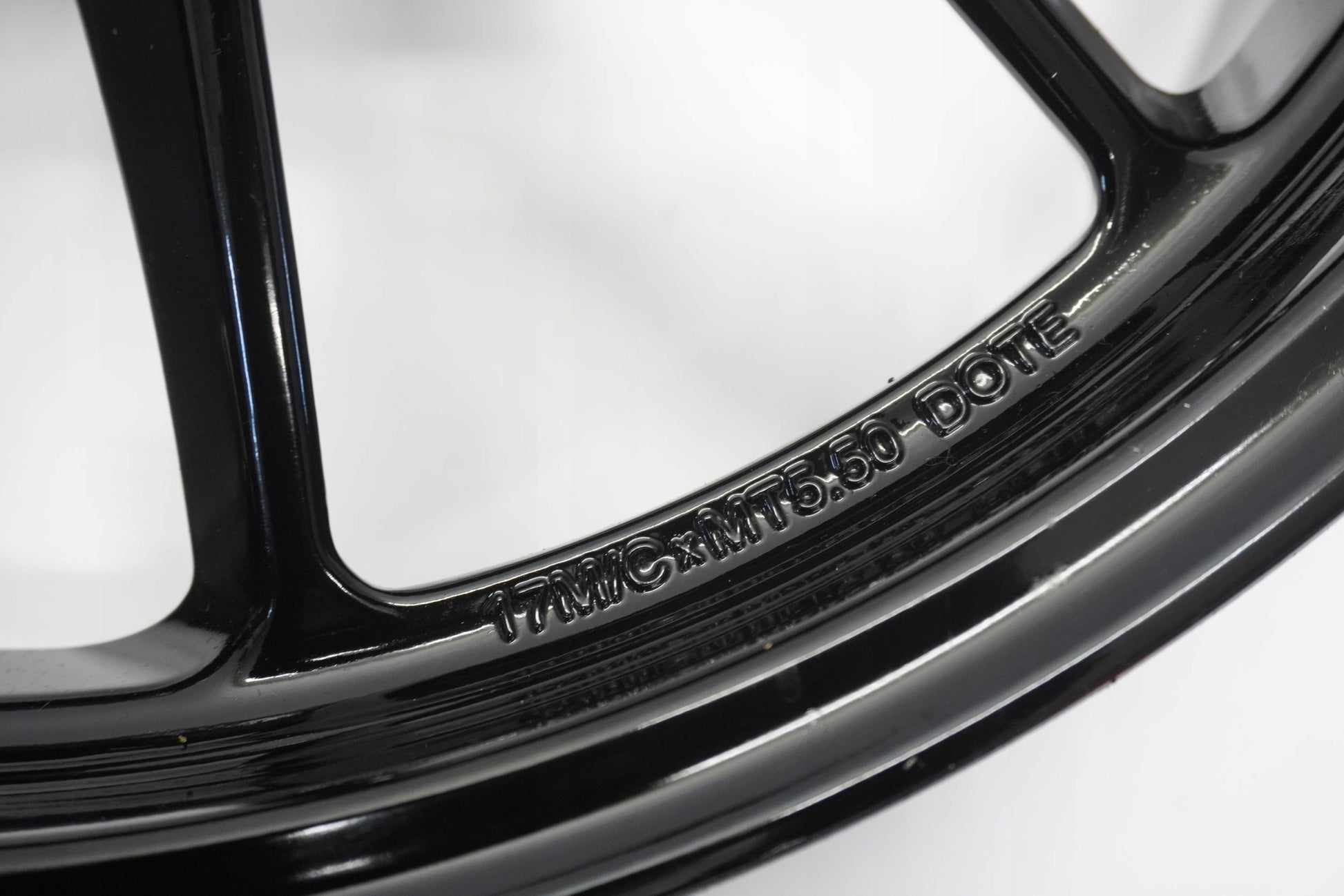 DUCATI HYPERMOTARD 821 13-15 Felge hinten Wheel Hinterrad 8