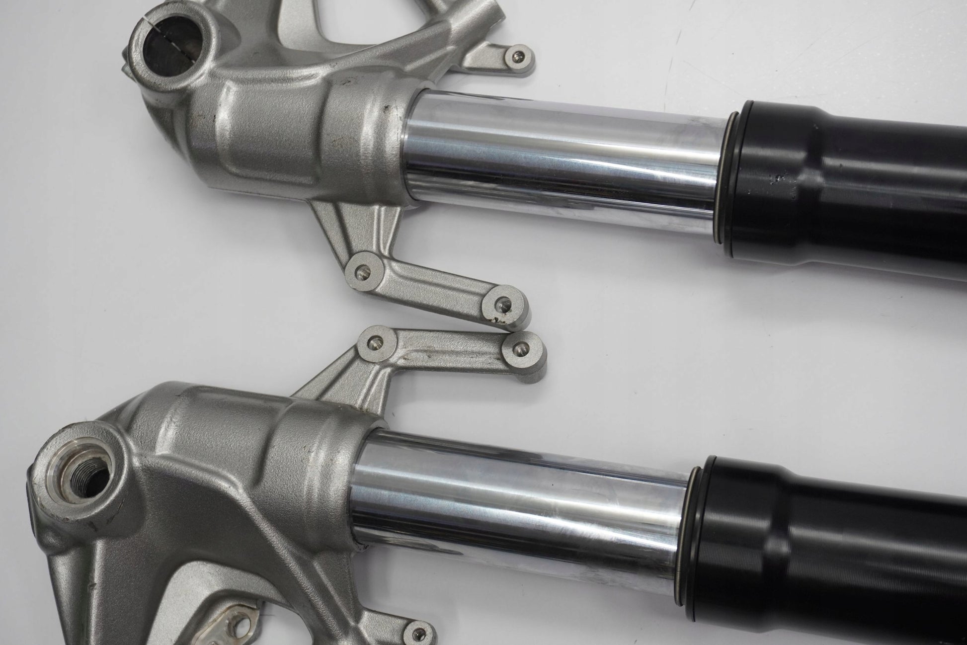 TRIUMPH ROCKET 3 R 20- Gabel Gabelholme Fork 4