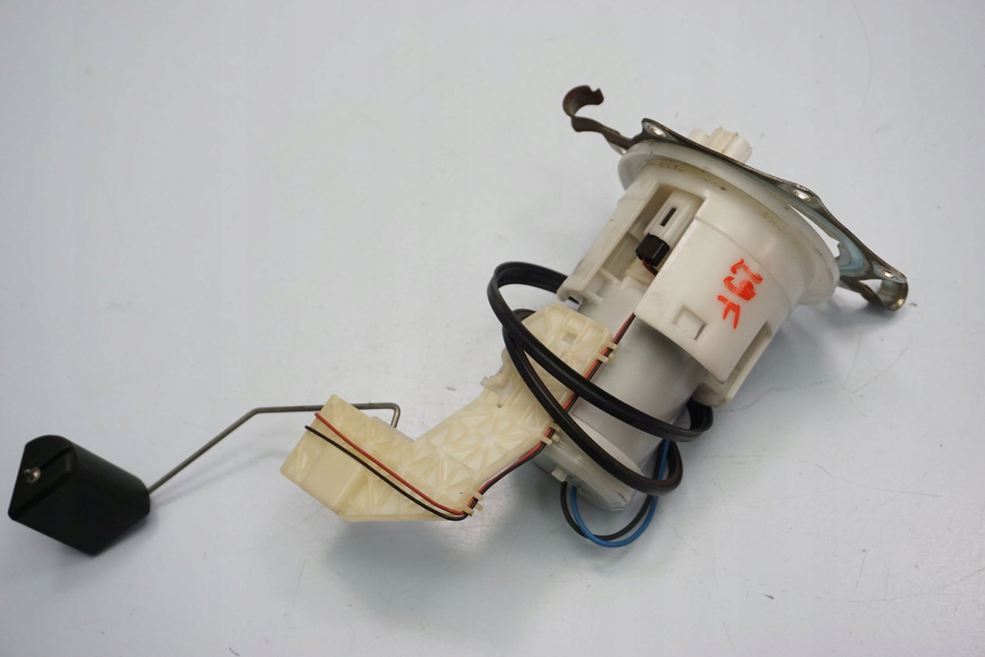 HONDA VFR 1200 F 09-16 Benzinpumpe Kraftstoffpumpe Fuel Pump 5