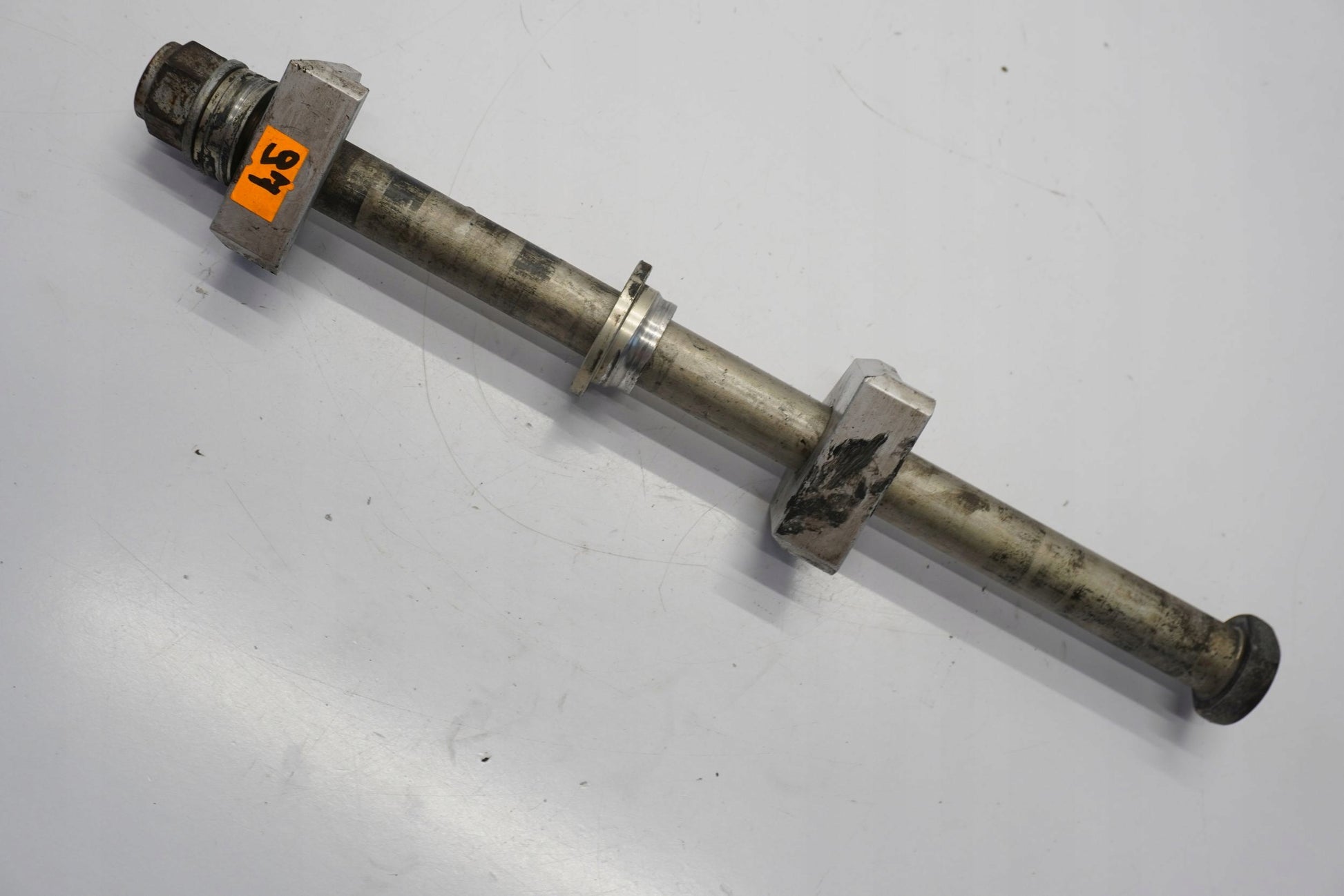 BMW F 700 GS 12-17 Hinterachse Achse hinten Radachse rear axle 6