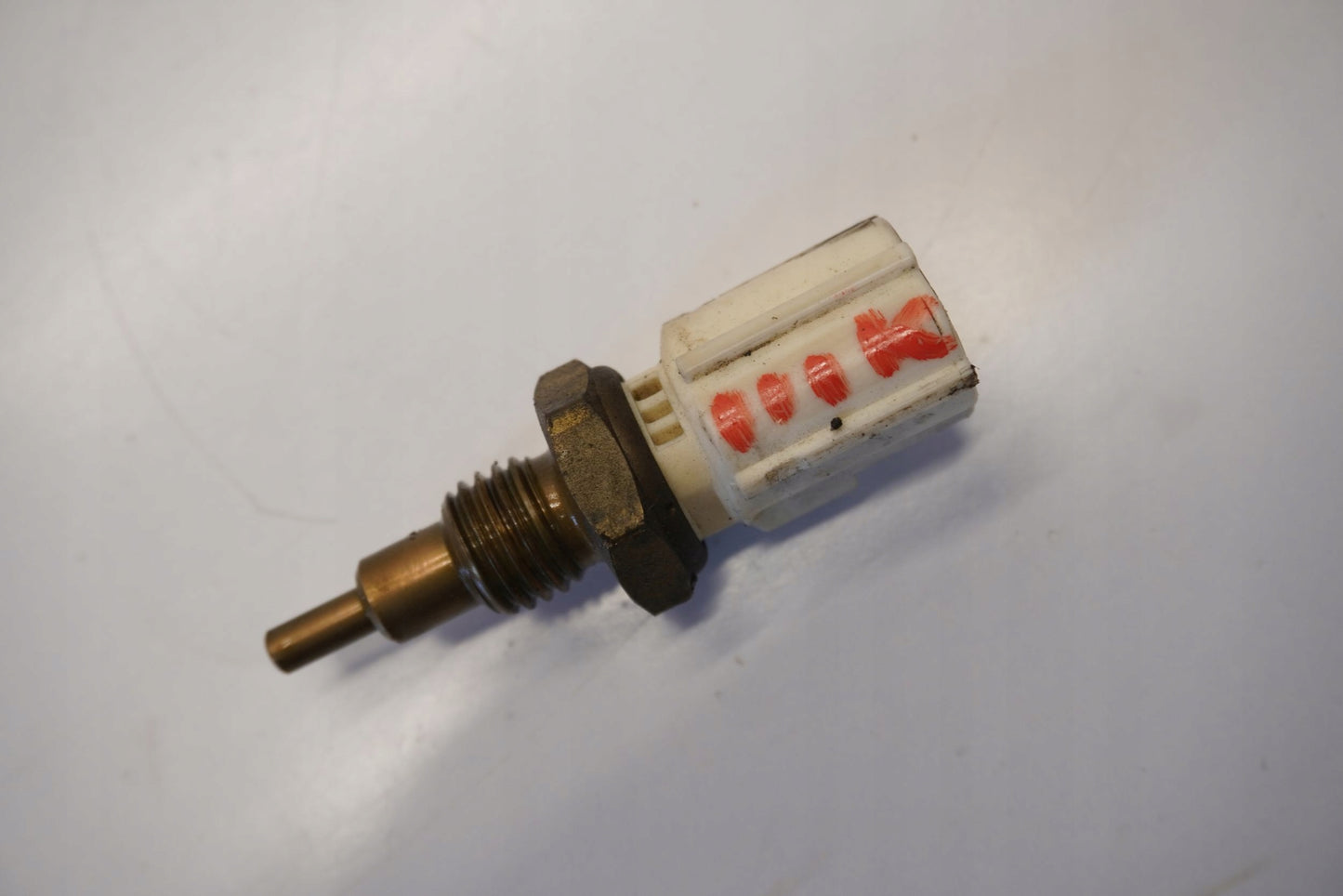 SUZUKI GSR 750 11-16 Temperatursensor Thermostat Temperature sensor 2