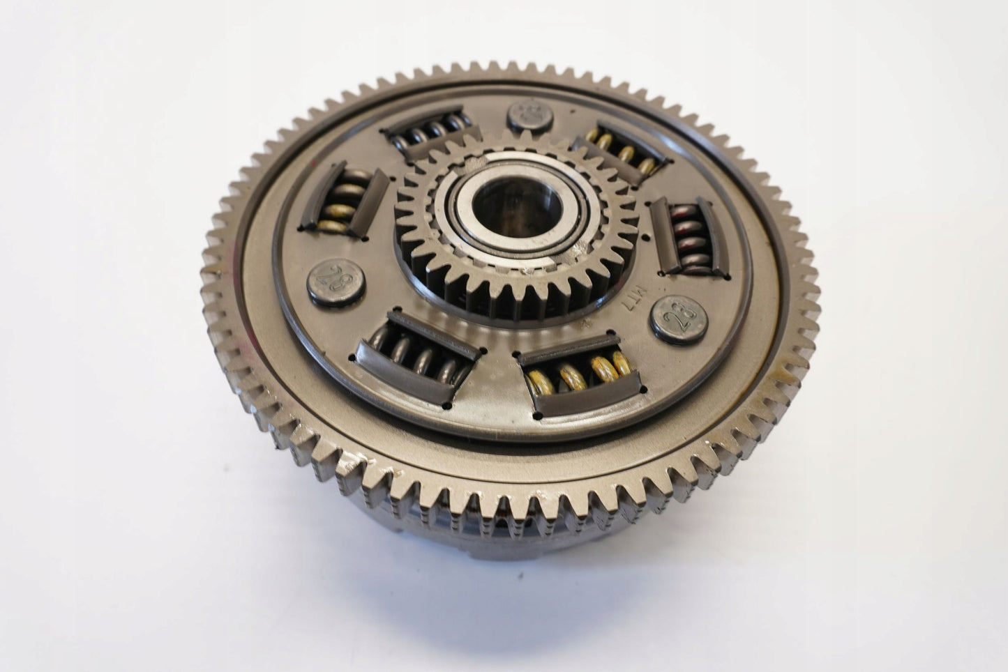 SUZUKI GSR 750 11-16 Kupplung Kupplungskorb Clutch 6