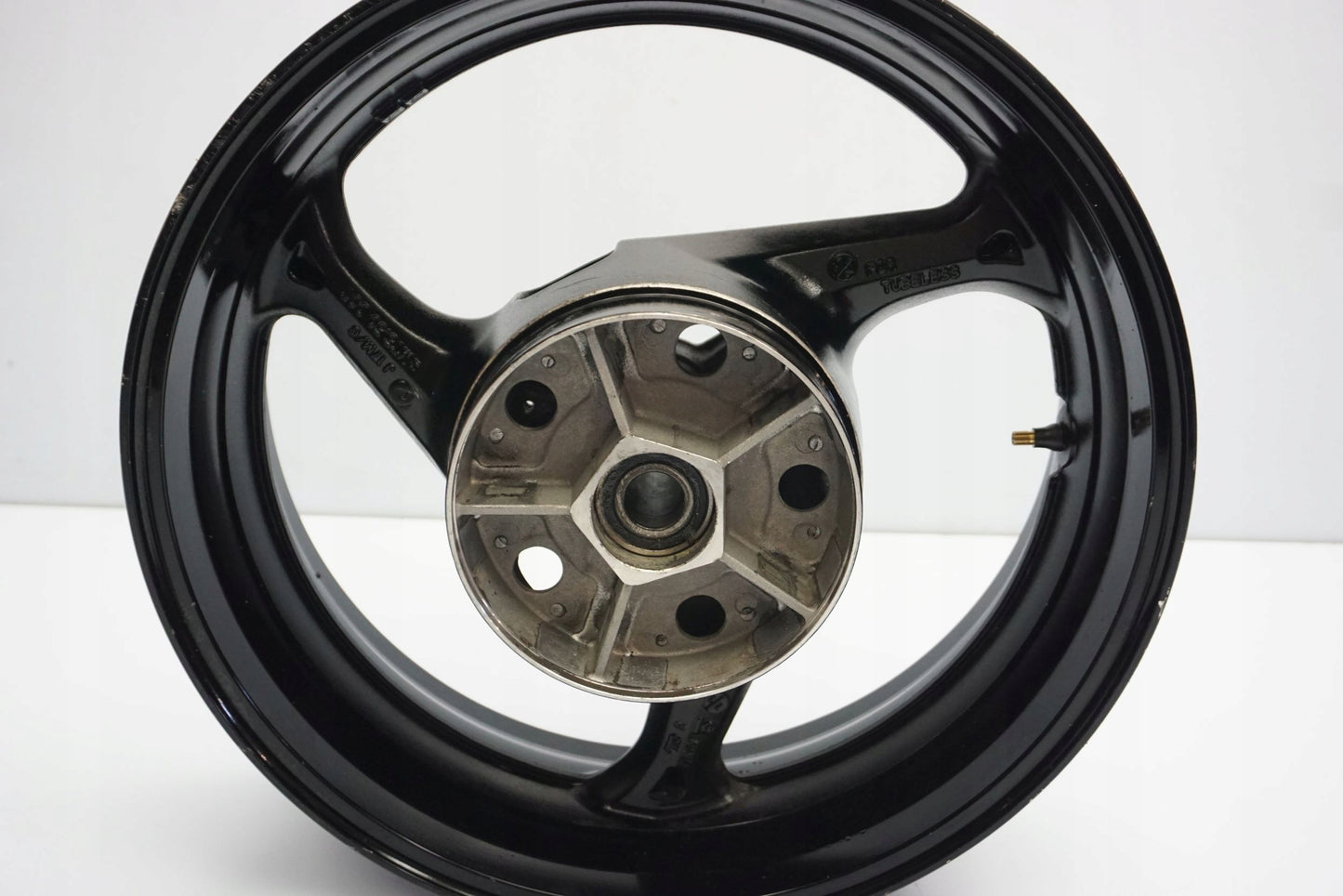 SUZUKI GSX-R 600 750 K8 K9 L0 Felge hinten Wheel Hinterrad