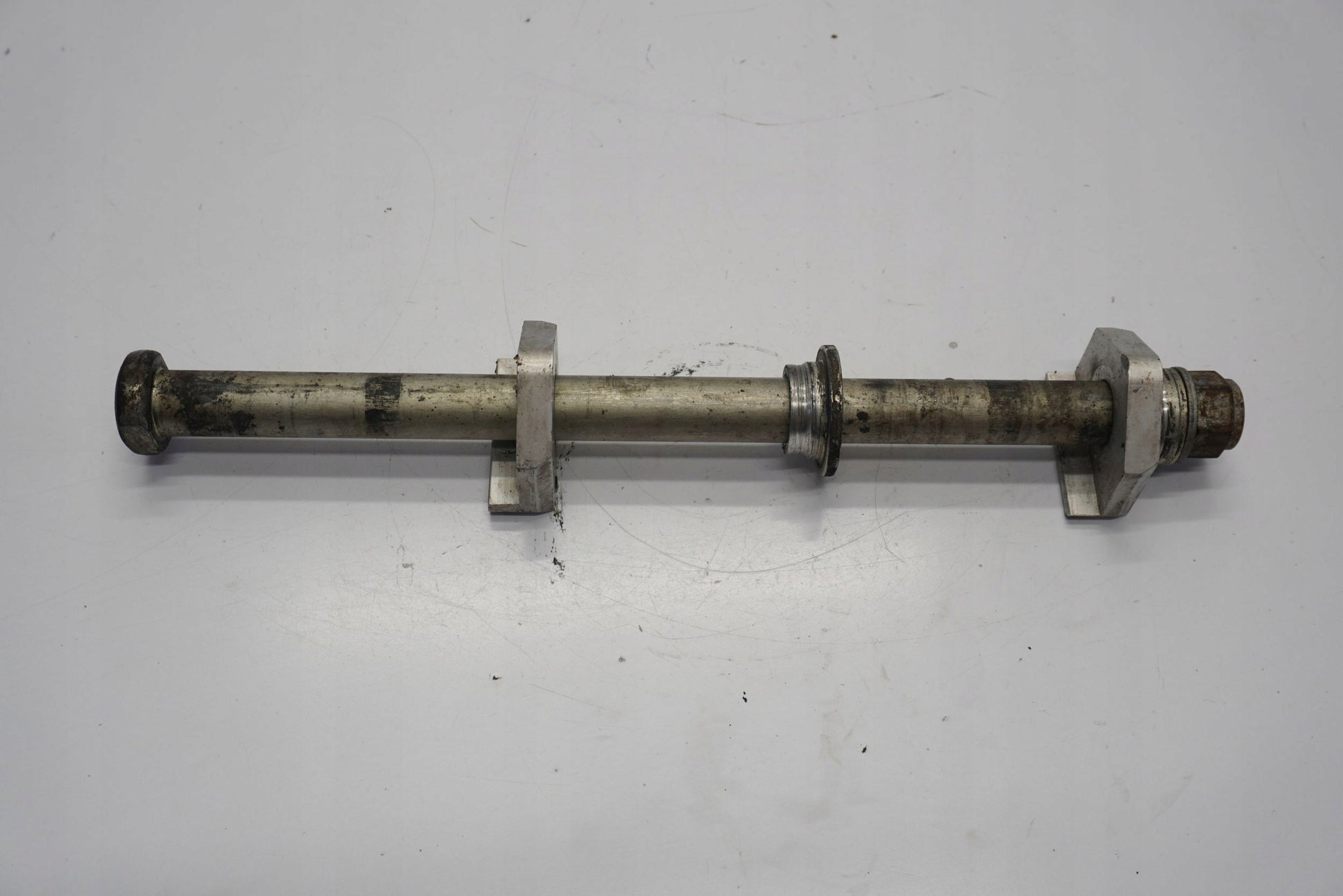 BMW F 700 GS 12-17 Hinterachse Achse hinten Radachse rear axle 7