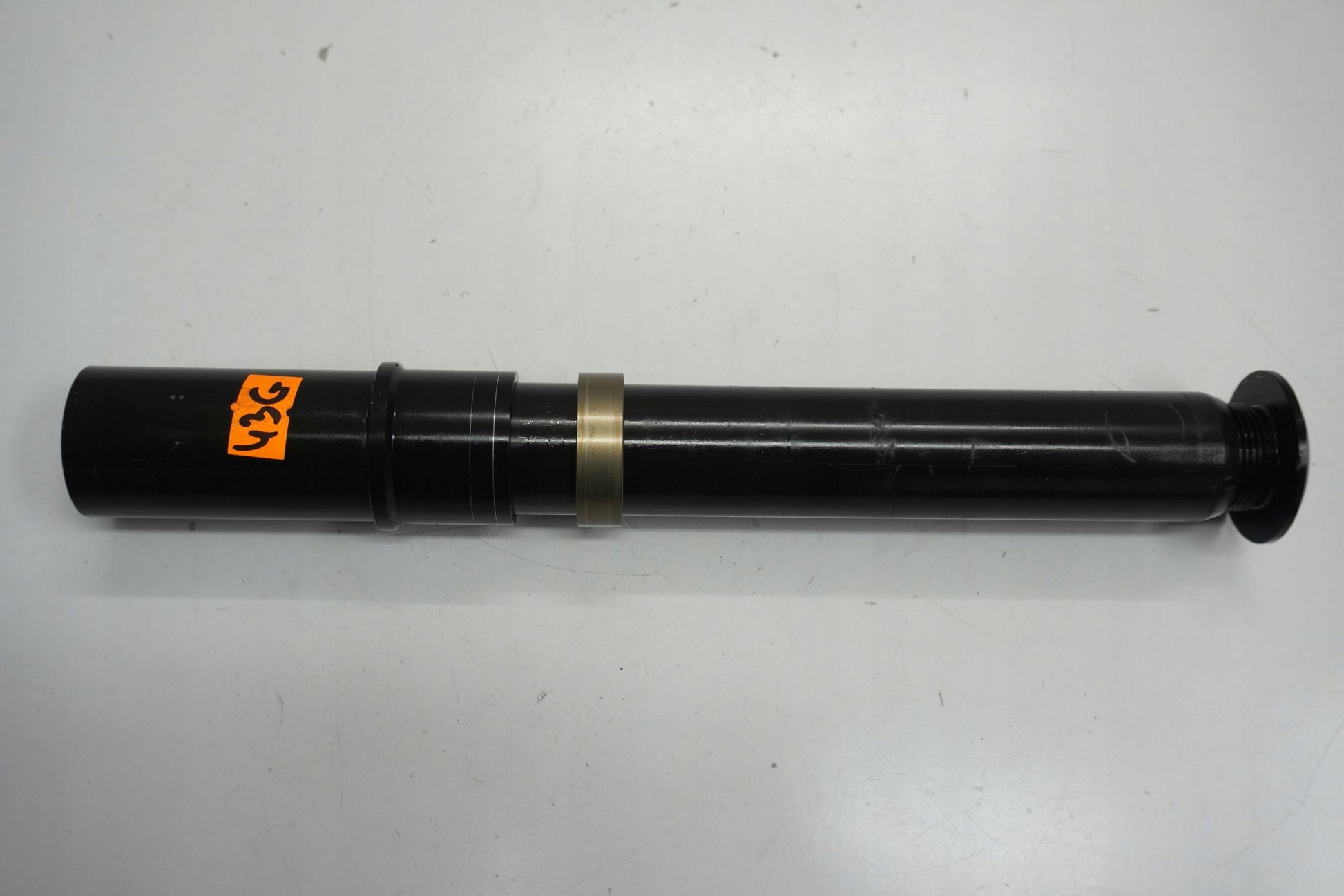 KTM 890 DUKE R 20- Vorderachse Achse vorne Radachse front axle 2