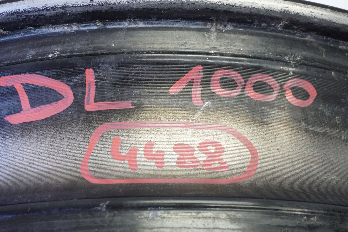 SUZUKI DL 1000 V-STROM 02-09 Felge hinten Wheel Hinterrad 9