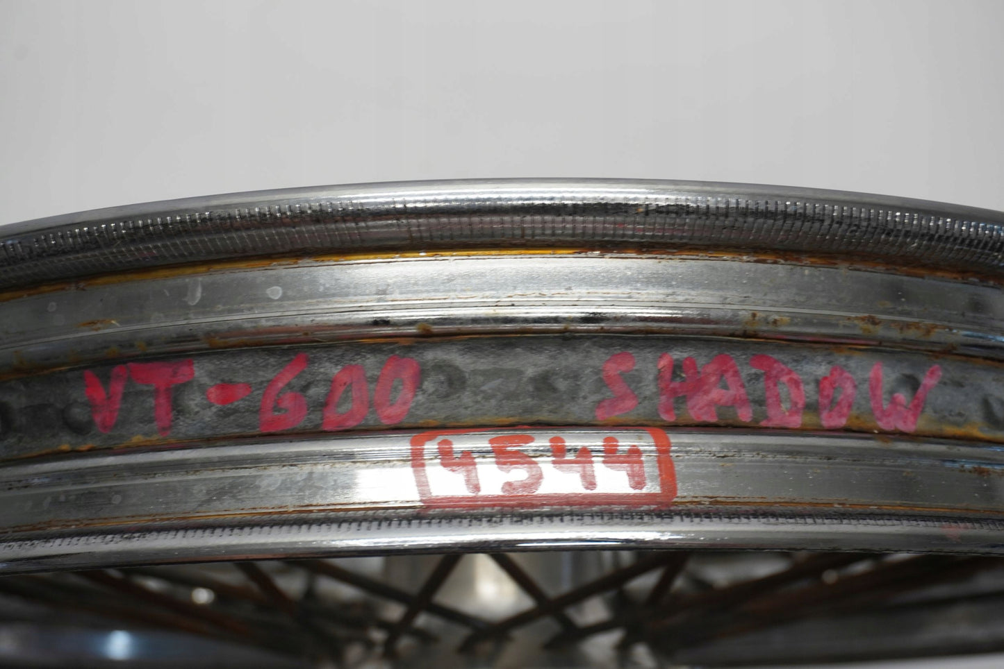 HONDA VT 600 SHADOW 88-02 Felge vorne Wheel Vorderrad 9