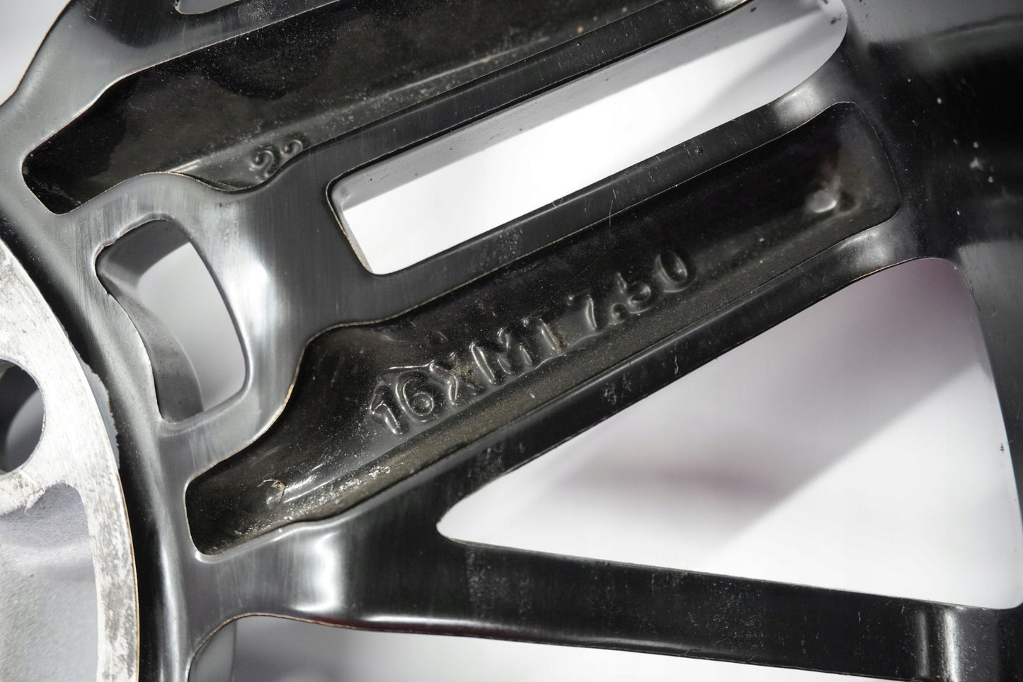 TRIUMPH ROCKET III 05-10 Felge hinten Wheel Hinterrad 4