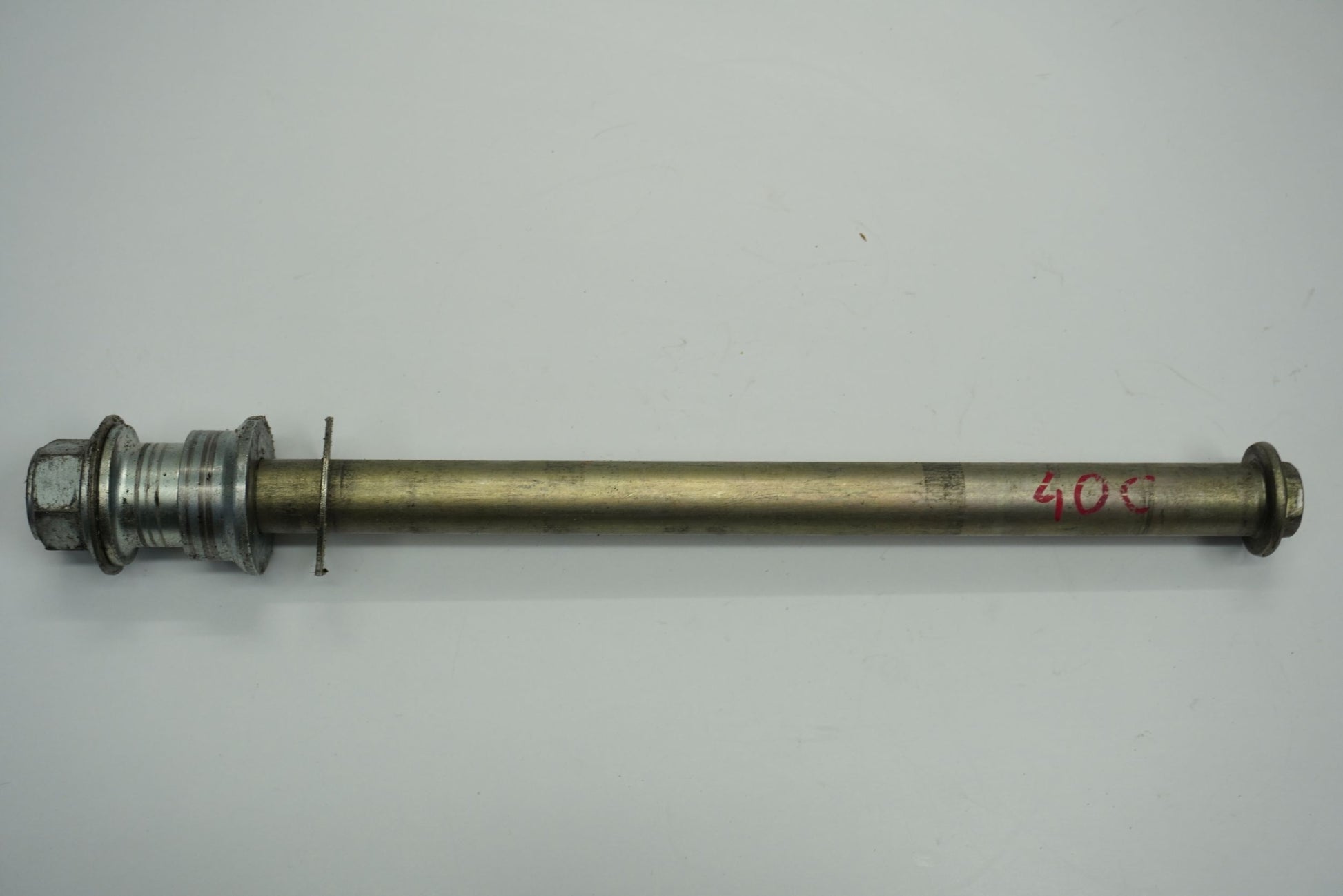 SUZUKI SFV 650 GLADIUS 09-16 Hinterachse Achse hinten Radachse rear axle 4