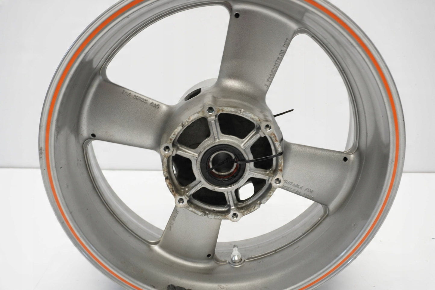 YAMAHA MT-01 1700 05-12 Felge hinten Wheel Hinterrad 2