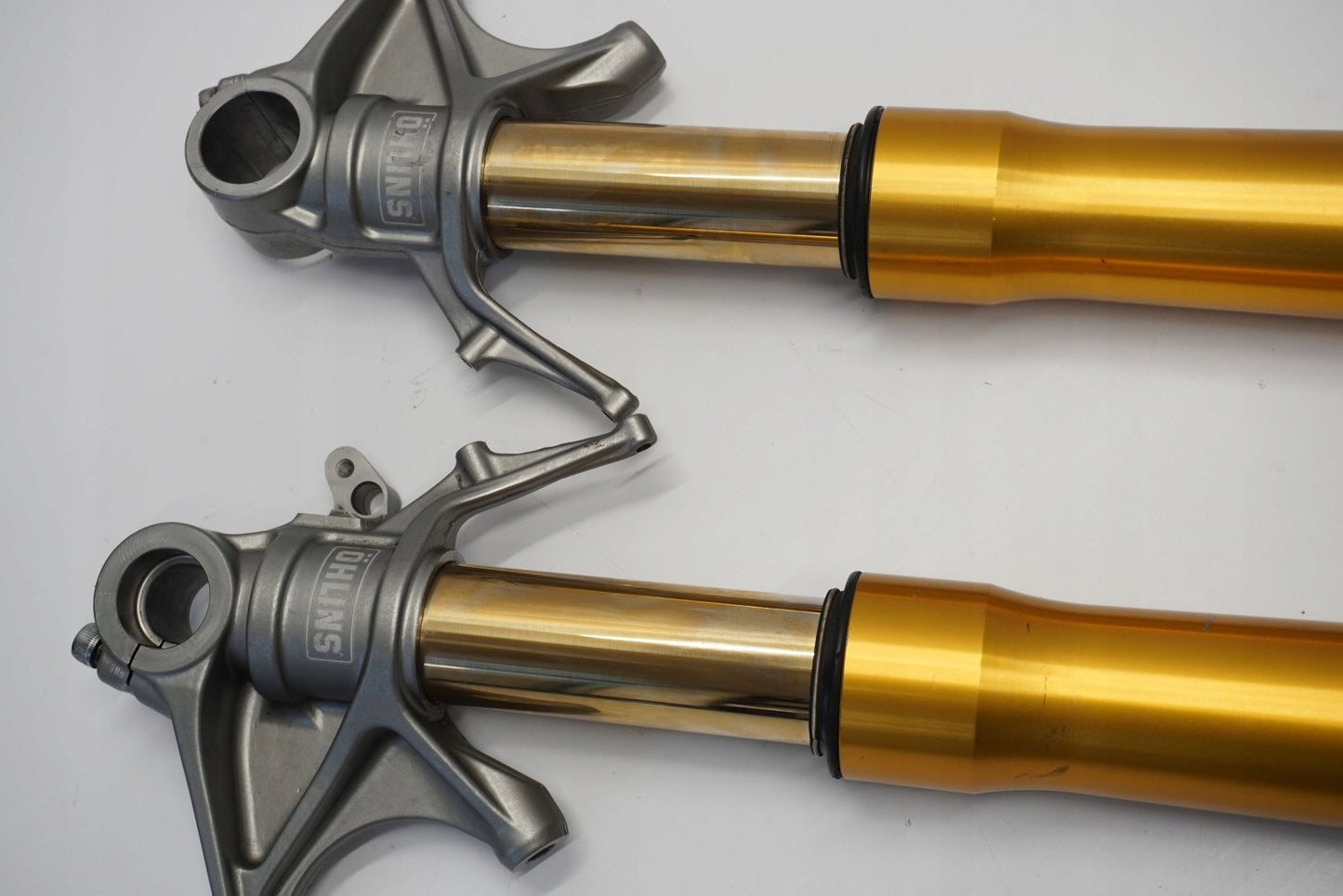 DUCATI PANIGALE 1299 15-18 Öhlins Gabel Gabelholme Fork 5