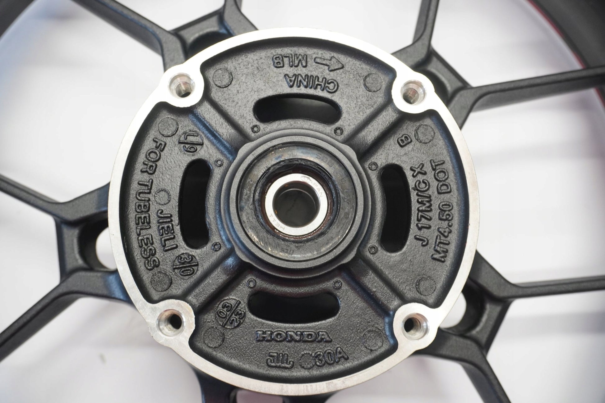 HONDA CB 750 HORNET 23- Felge hinten Wheel Hinterrad 10