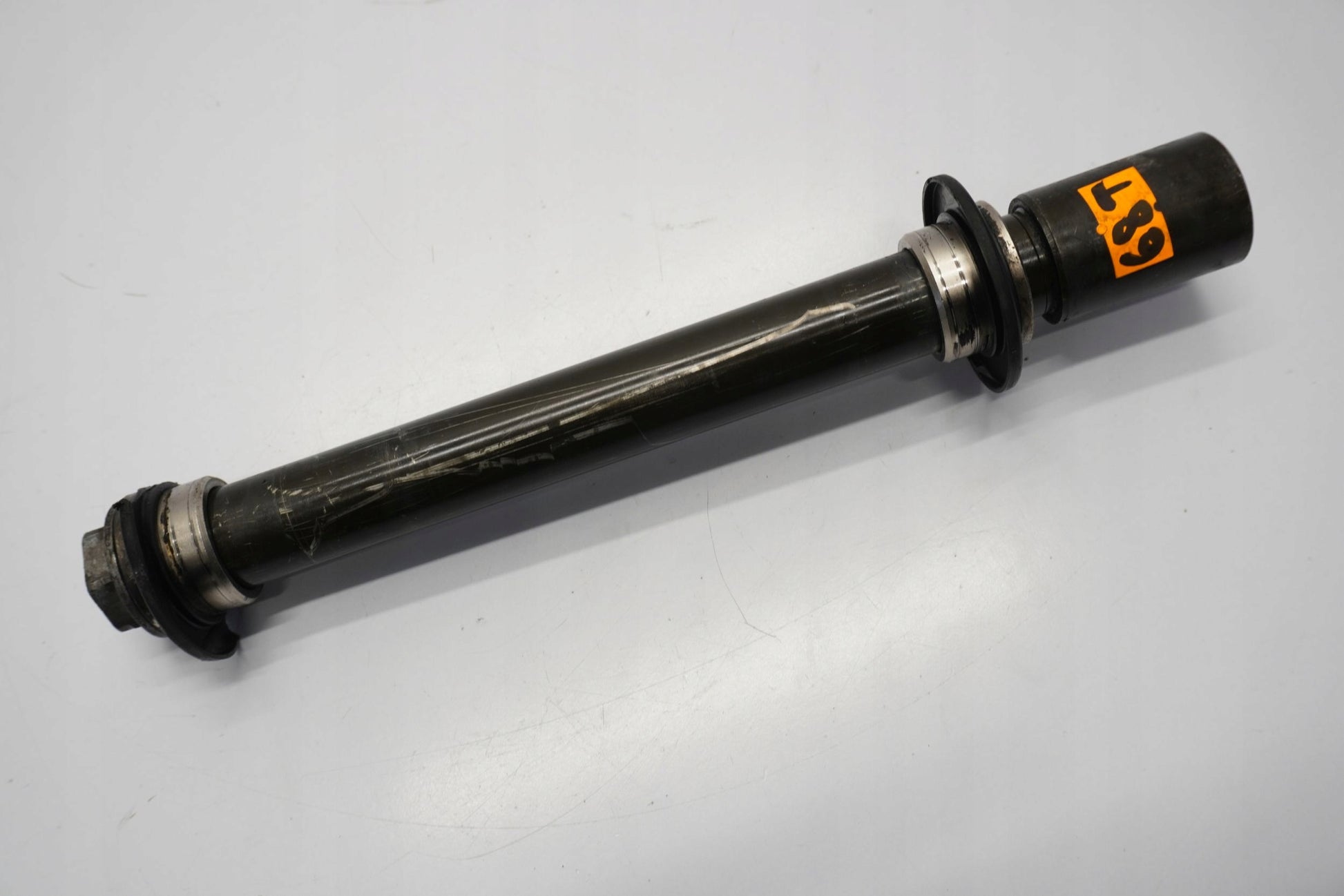 YAMAHA YZF-R6 RJ05 RJ09 03-05 Vorderachse Achse vorne Radachse front axle 7