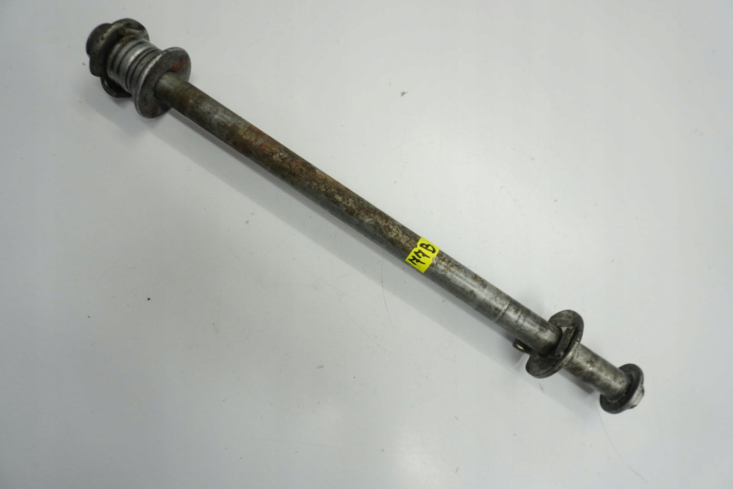 HONDA CB 600 F HORNET S 00-02 Hinterachse Achse hinten Radachse rear axle 4