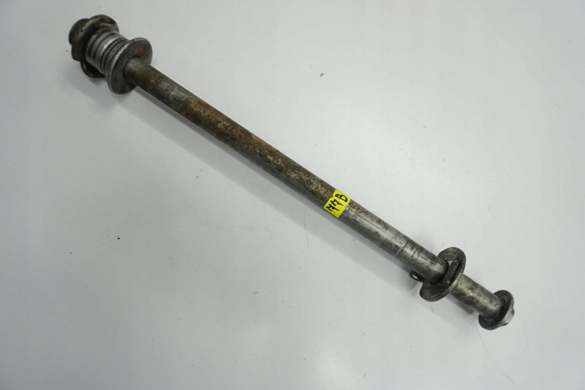 HONDA CB 600 F HORNET S 00-02 Hinterachse Achse hinten Radachse rear axle 4