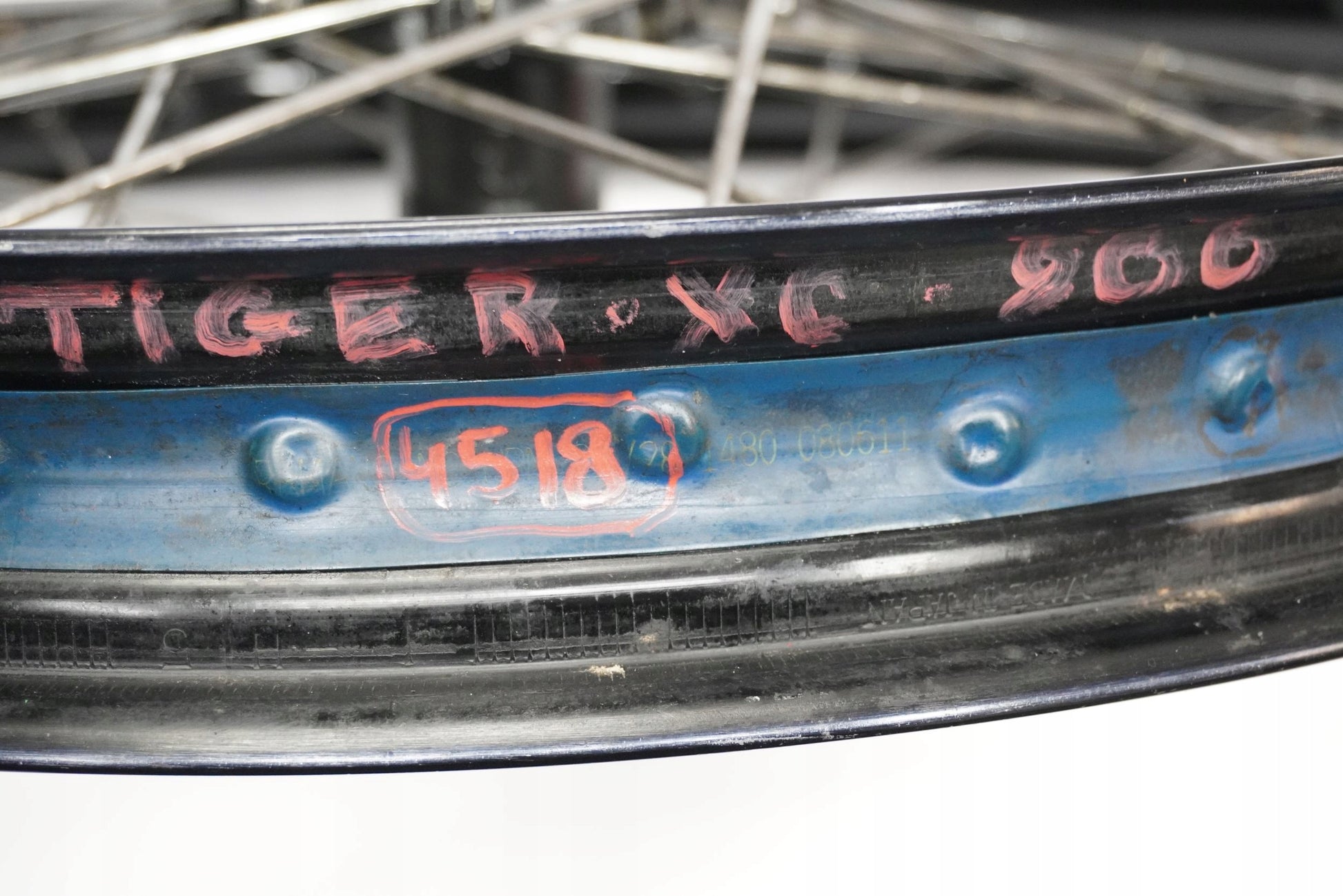 TRIUMPH TIGER 800 XC 10-14 Felge vorne Wheel Vorderrad 6