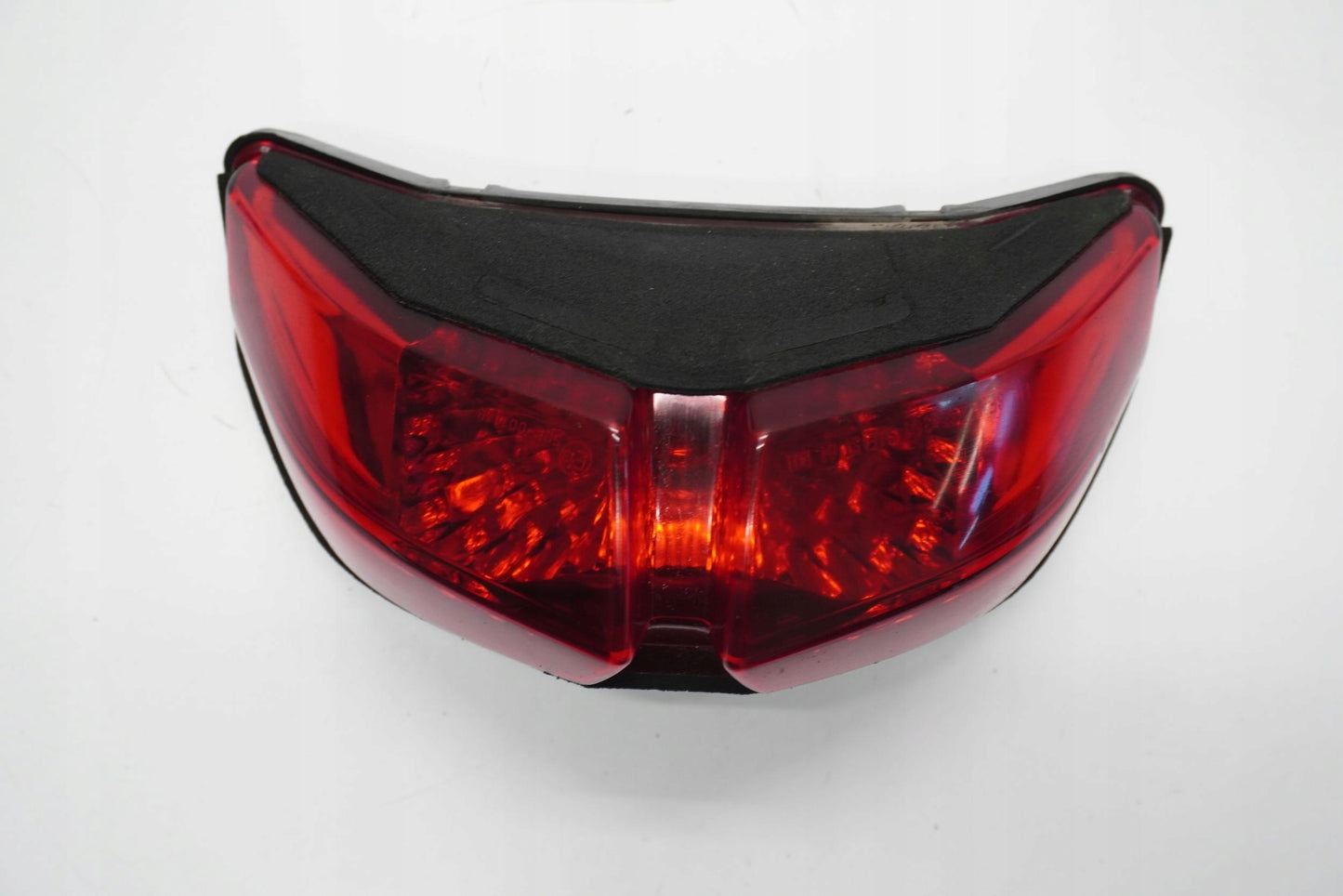 YAMAHA FZ1 1000 N FAZER RN16 06-15 Rücklicht 1