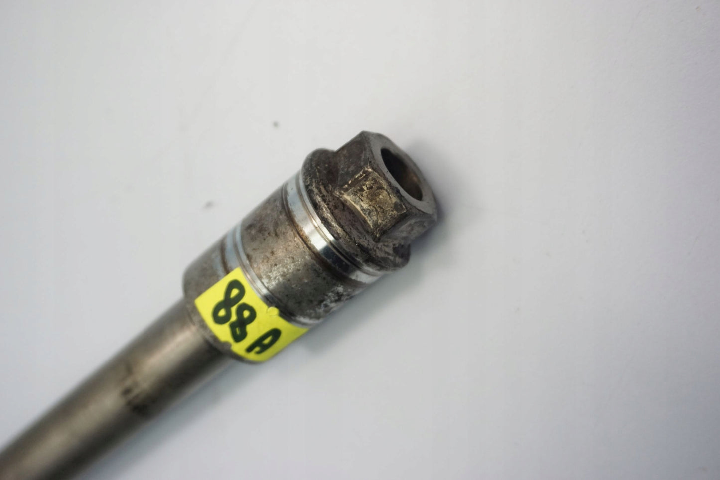 YAMAHA XSR-700 16-18 Vorderachse Achse vorne Radachse front axle 4