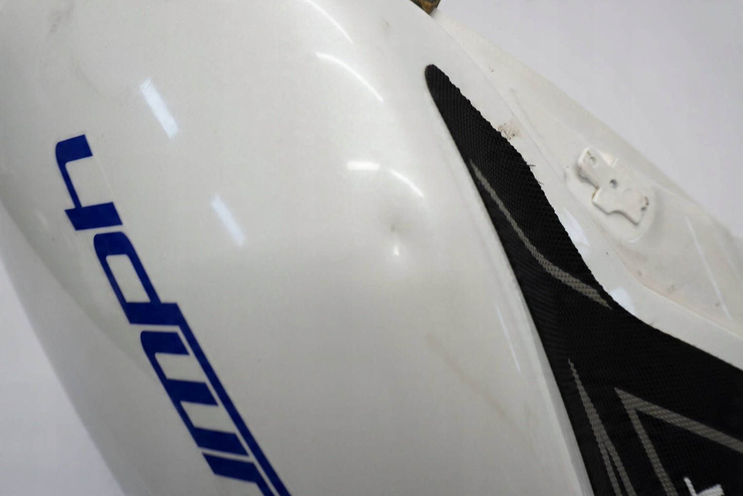 TRIUMPH STREET TRIPLE 675 13-17 Kraftstofftank Benzintank Fuel Tank 3