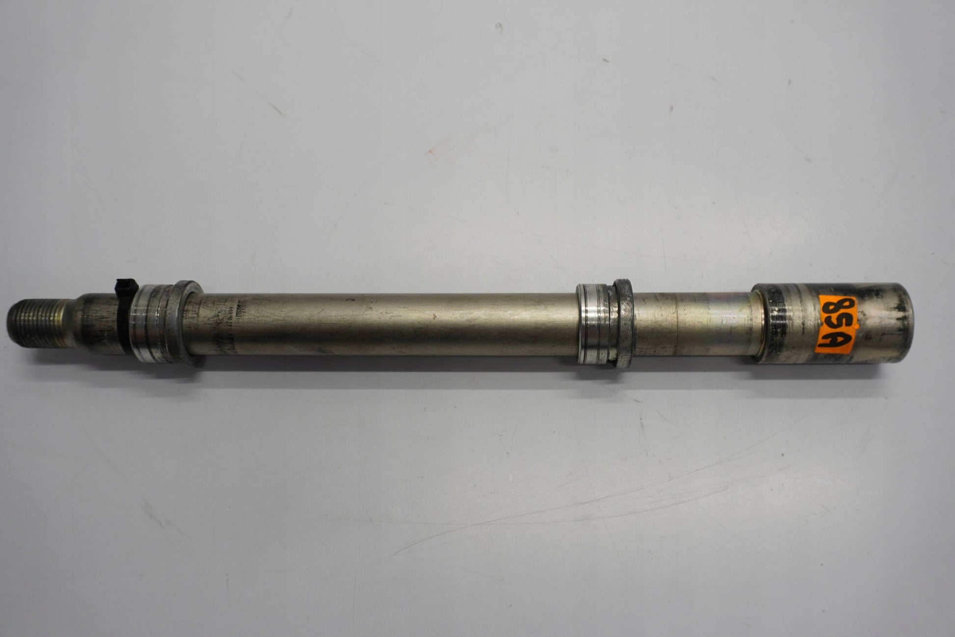 YAMAHA XV 1900 A MIDNIGHT STAR 06-13 Vorderachse Achse vorne Radachse front axle 3