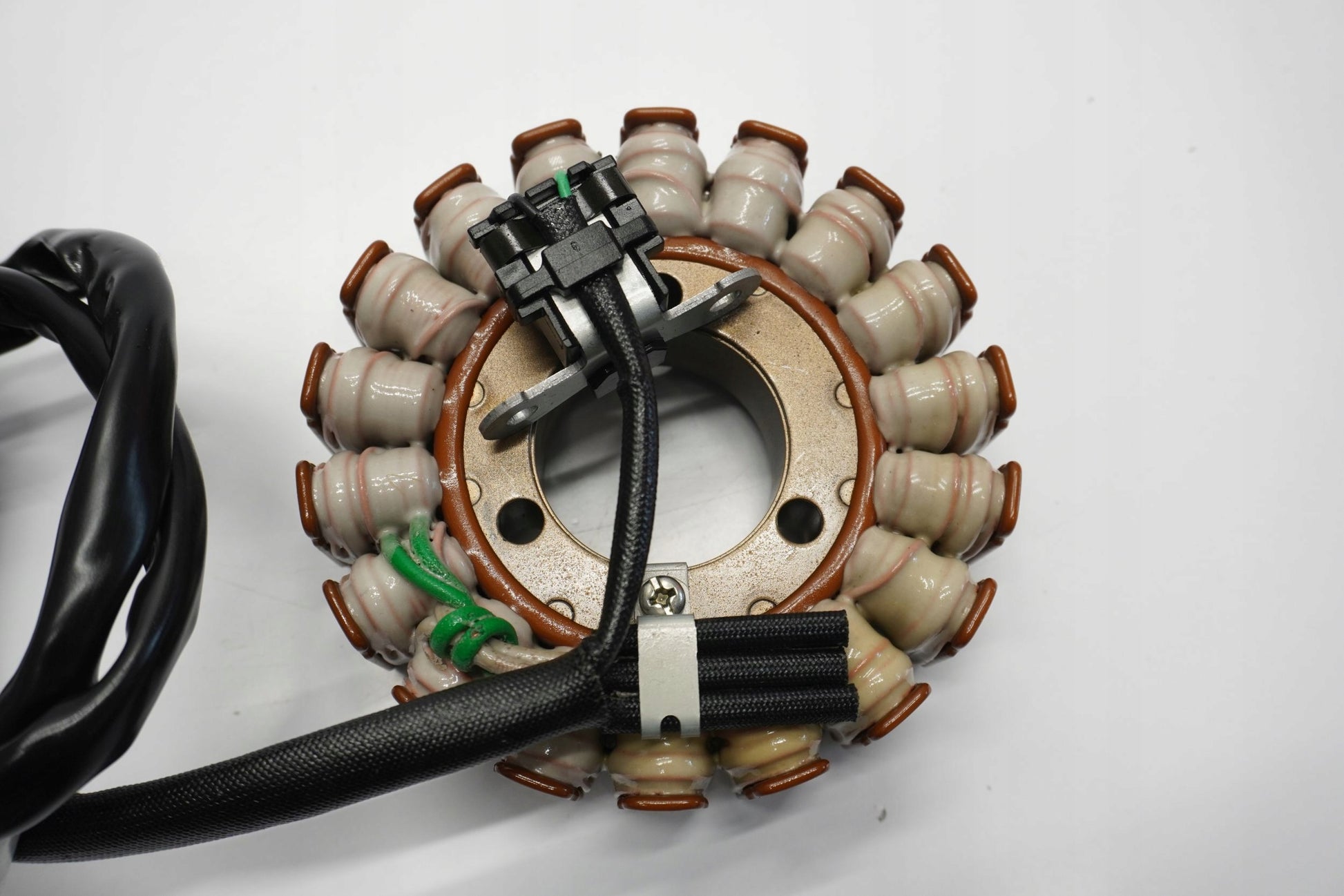 SUZUKI V-STROM 800 23- Lichtmaschine Stator Generator Lima Alternator 9